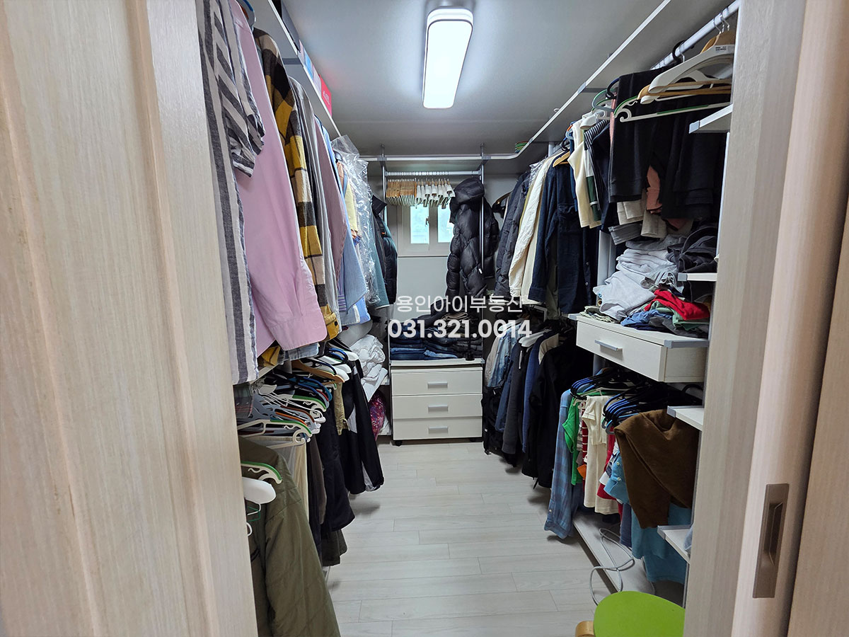 No.8317] 용인시 처인구 추계리/ 교통좋고 1층에 방 2층집/ 42번 국도 양지IC 3분거리/ 이움포레 타운하우스 빠른입주 가능해요.