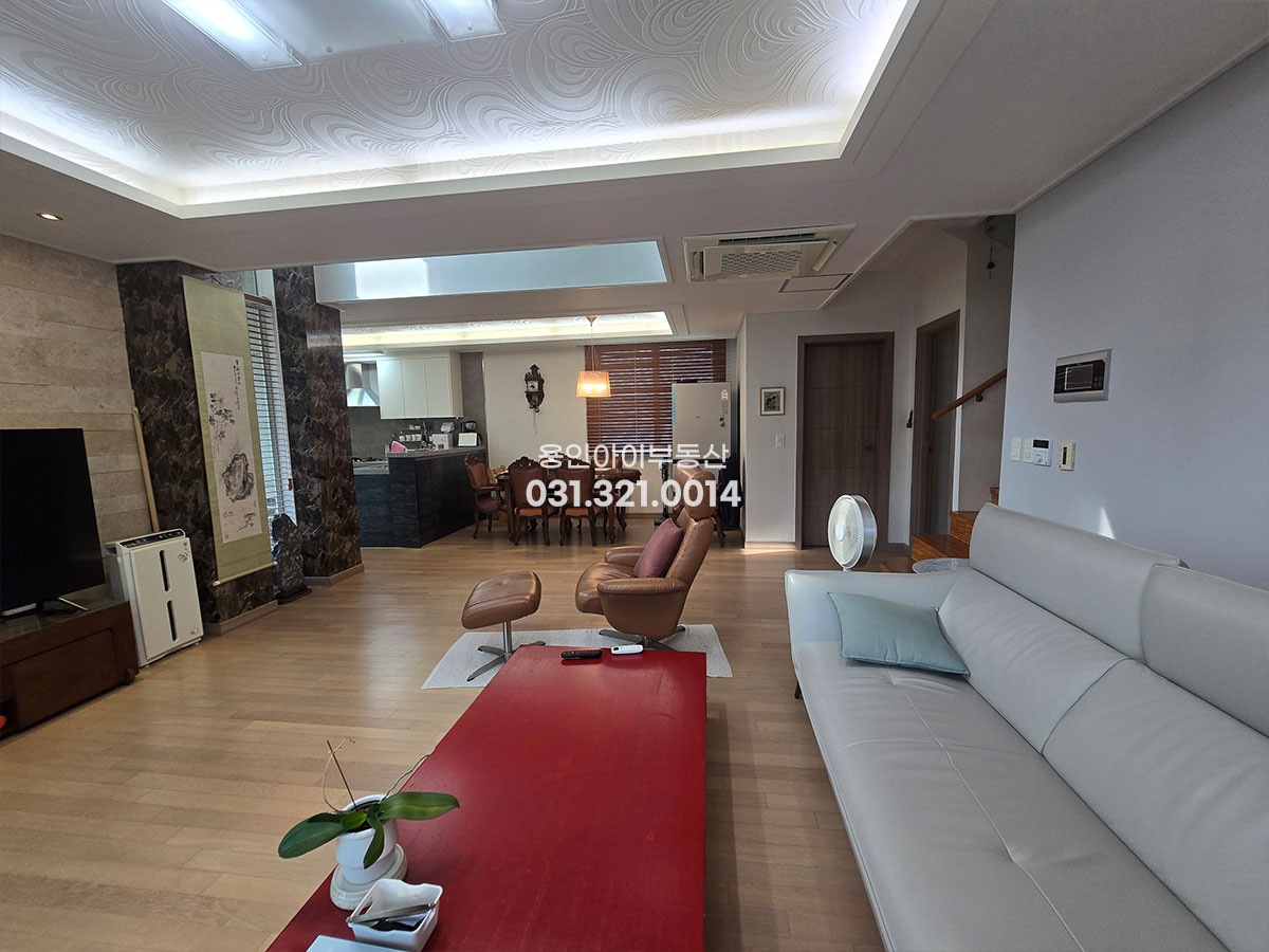 No.3941] 용인 동백 향린동산 전원주택, 전망좋고 경사거의없는 평지의 주택, 프라이빗한 입지, 썬룸, 넒은 지하룸, 도시가스, 철콘, 세대분리가능