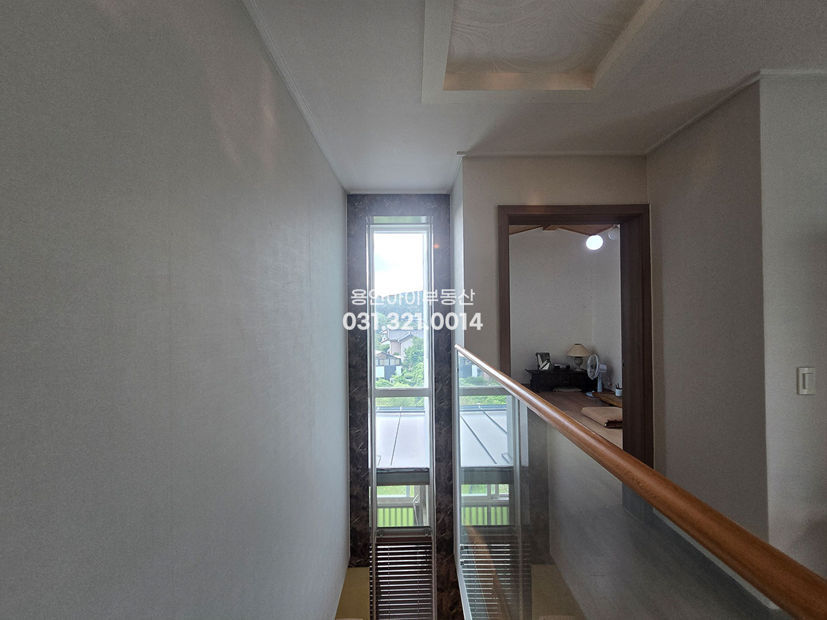 No.3941] 용인 동백 향린동산 전원주택, 전망좋고 경사거의없는 평지의 주택, 프라이빗한 입지, 썬룸, 넒은 지하룸, 도시가스, 철콘, 세대분리가능
