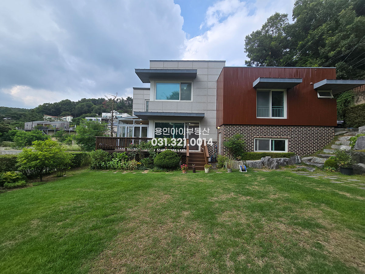 No.3941] 용인 동백 향린동산 전원주택, 전망좋고 경사거의없는 평지의 주택, 프라이빗한 입지, 썬룸, 넒은 지하룸, 도시가스, 철콘, 세대분리가능