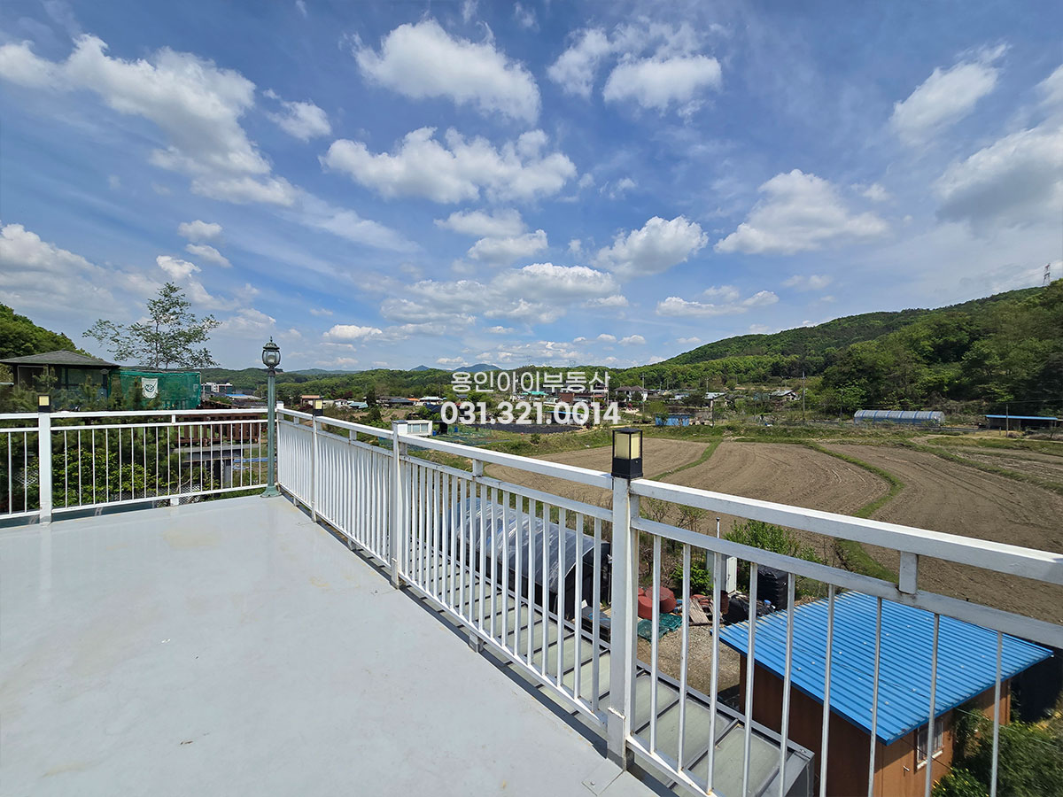 No.3904] 용인전원주택 양지 송문리 비밀의정원, 넓은 데크 단층전원주택, 벙커, 별채, 창고, 농업용/일반용 전기 사용가능