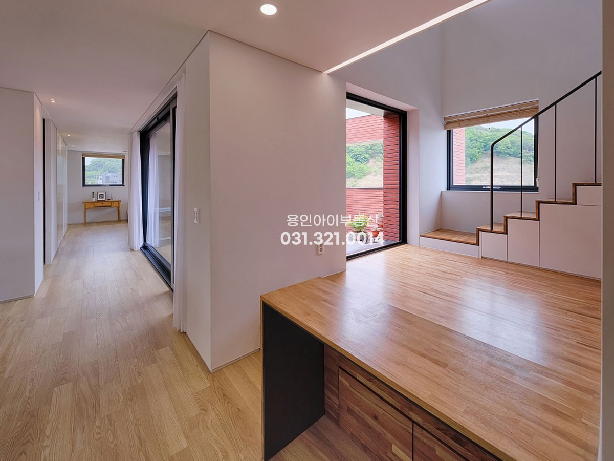 No.3855] 이천 마장면 오천리 마장택지지구내 2세대 거주 가능한 럭셔리 외관 주택, 방5개 주차3대, 2차선에 접, 생활인프라까지 좋은 집