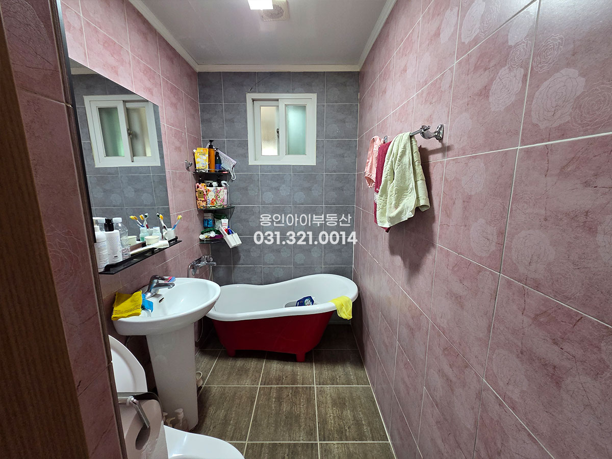 No.3900] 용인전원주택 양지 송문리 대가족 거주가능한 방5개 넉넉한 철콘 전원주택, 햇살좋고 잘 가꿔진 정겨운집, 심야전기, 잘가꿔진 정원