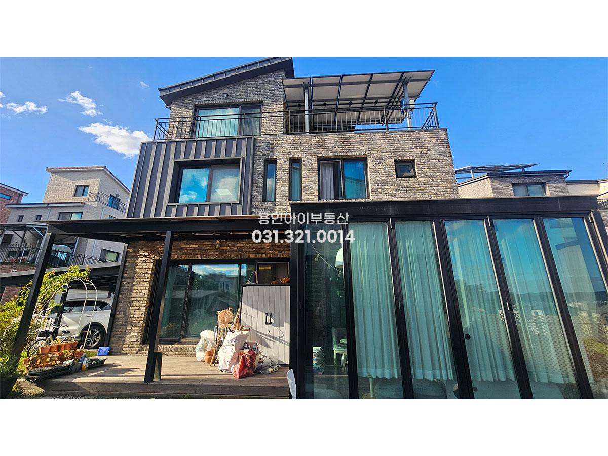 No.3978] 용인전원주택 포곡읍 전대리 숲속전원마을 철콘 관리잘된 집, 도시가스, 주차지붕, 썬룸, 태양광, 마성IC 4분거리