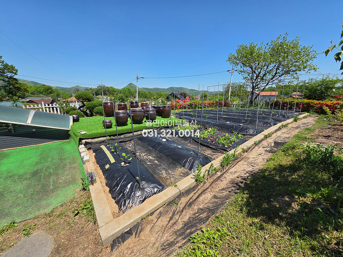 No.3907] 이천전원주택 마장면 관리, 416평 넓은 대지, 예쁜 전원주택마을 내 관리잘된집, 철콘, 별채, 벙커주차, 텃반, 태양광까지 갖춰져있어요~
