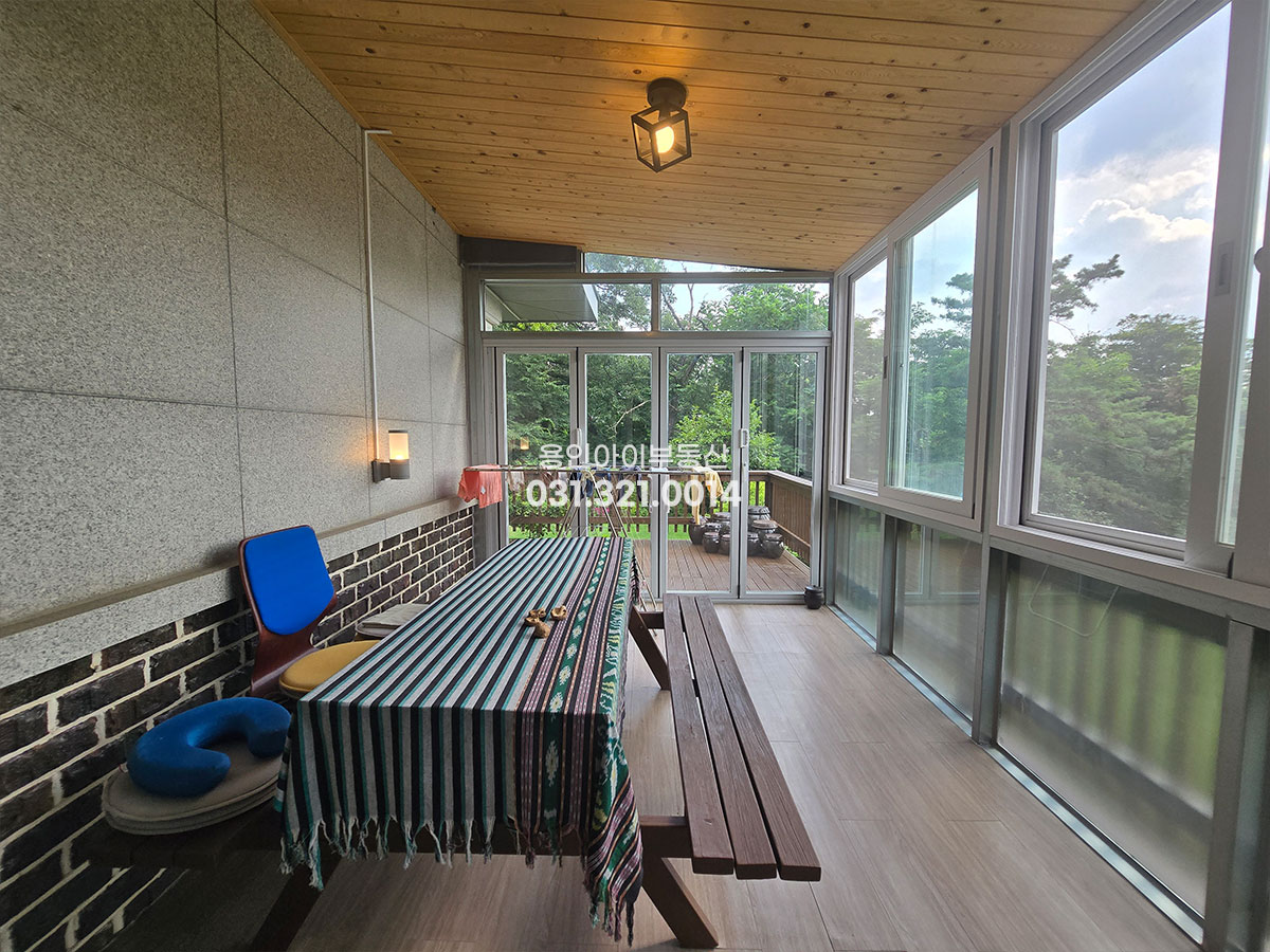 No.3941] 용인 동백 향린동산 전원주택, 전망좋고 경사거의없는 평지의 주택, 프라이빗한 입지, 썬룸, 넒은 지하룸, 도시가스, 철콘, 세대분리가능