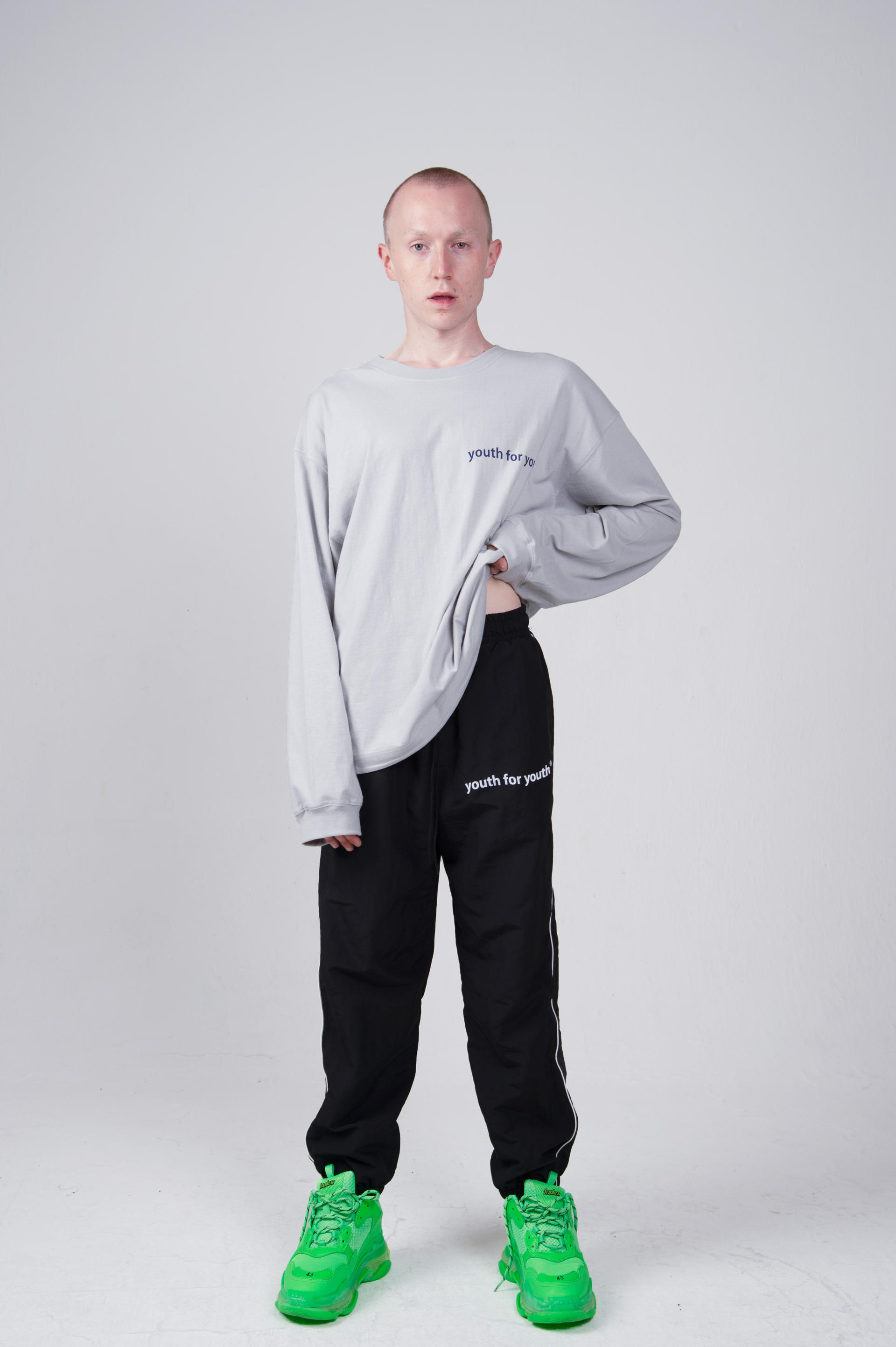 Motherfucker Longsleeve Gray 퍼버츠 서울