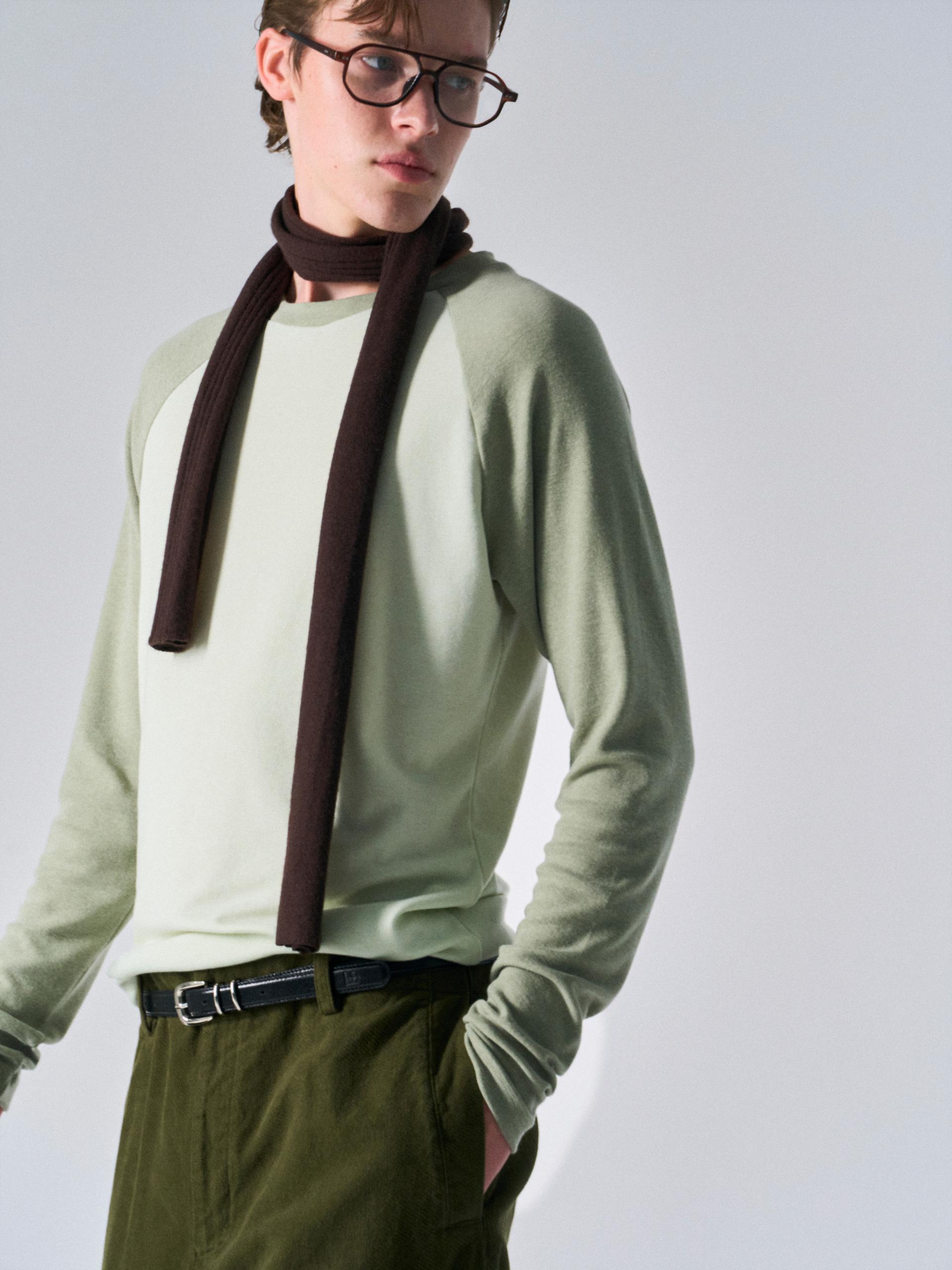 Tatum contrast raglan sprout