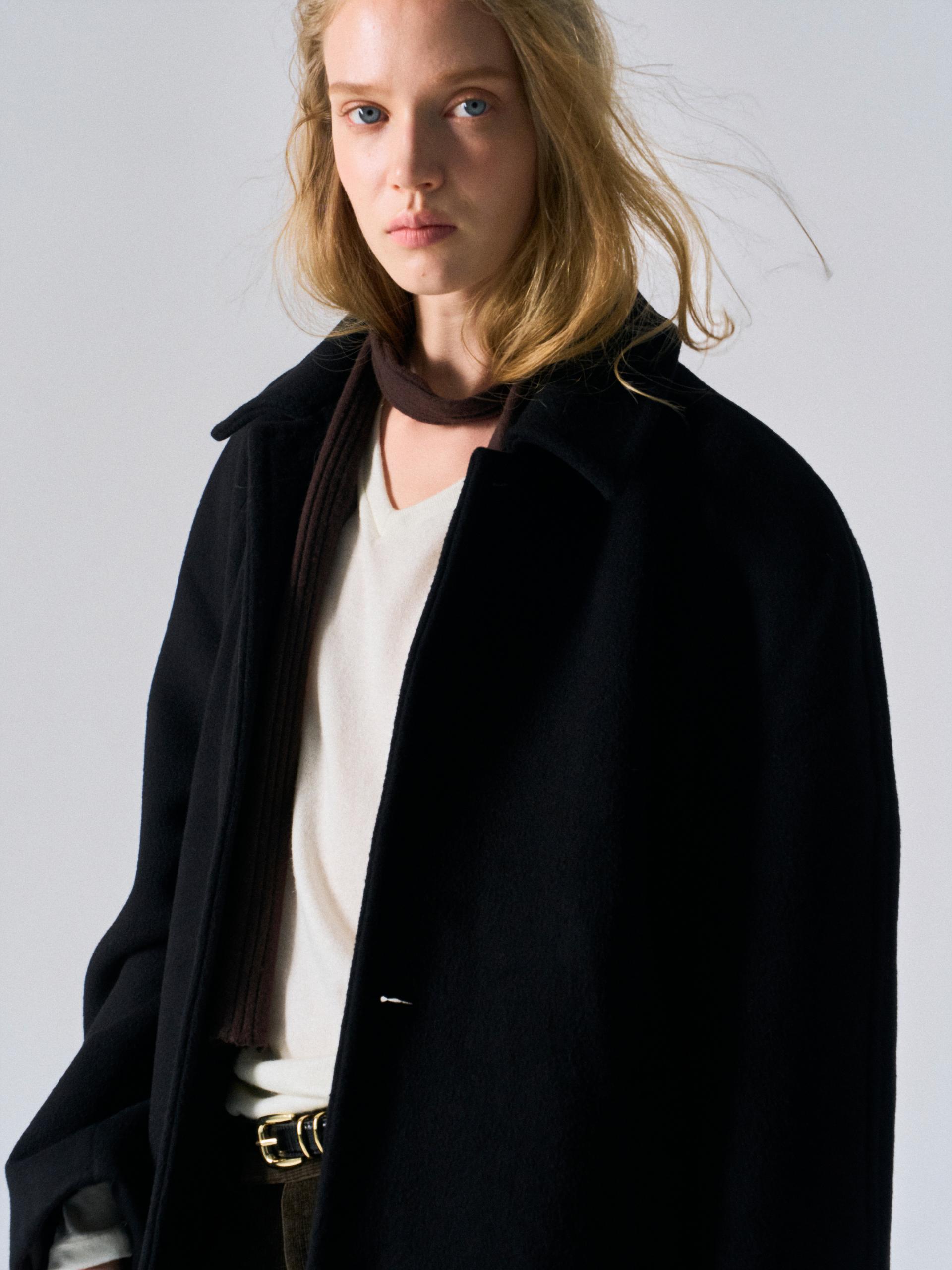 Lawton cashmere arch raglan coat black