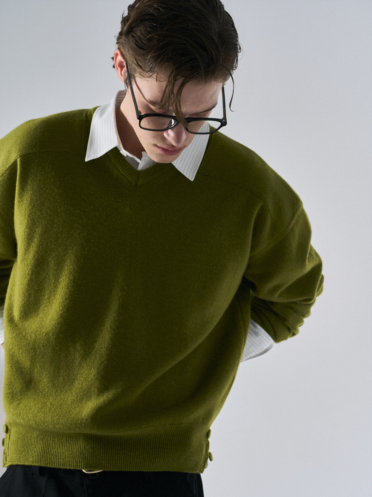 Frost paneled v-neck sweater clover