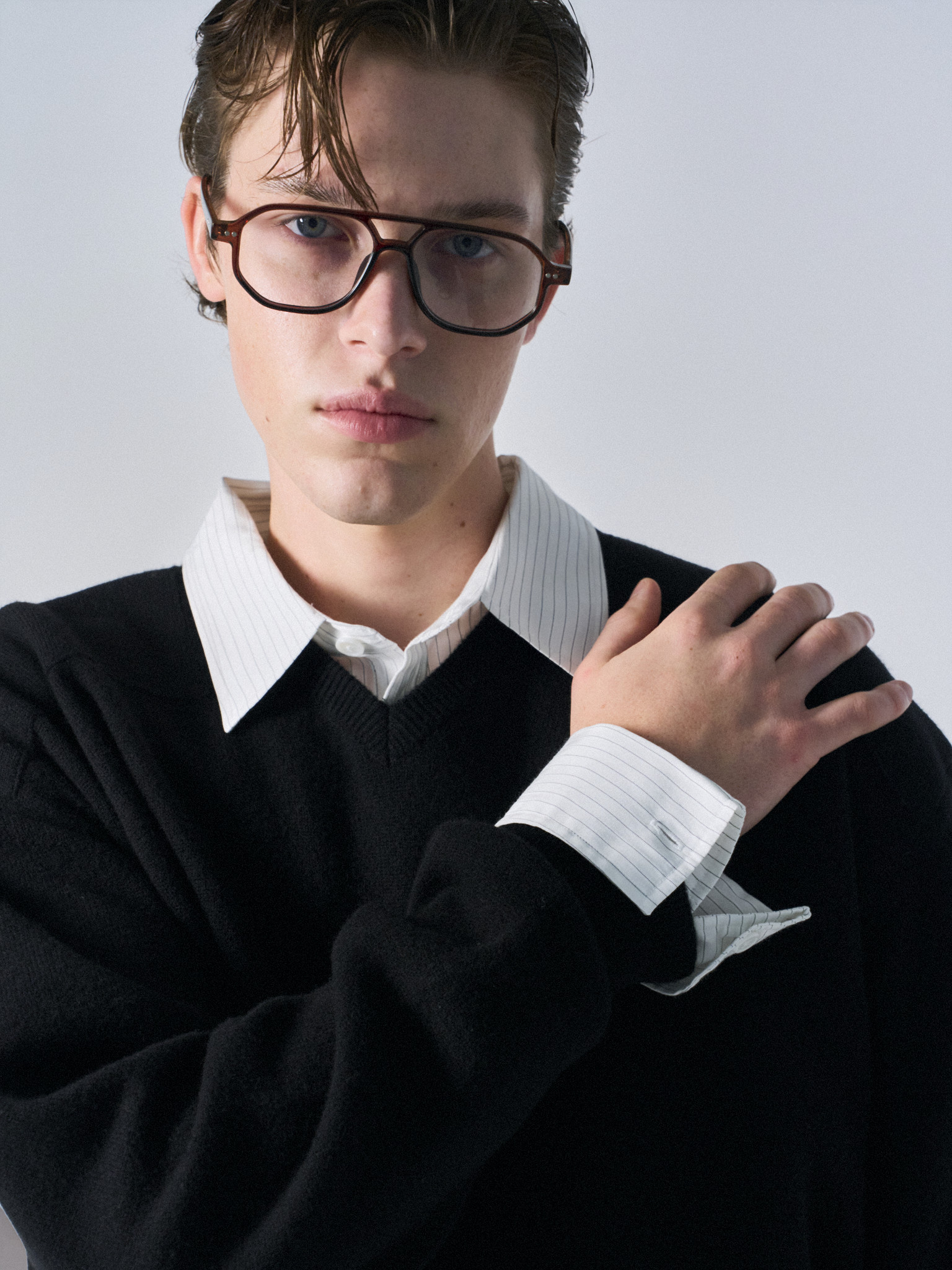 Frost paneled v-neck sweater black