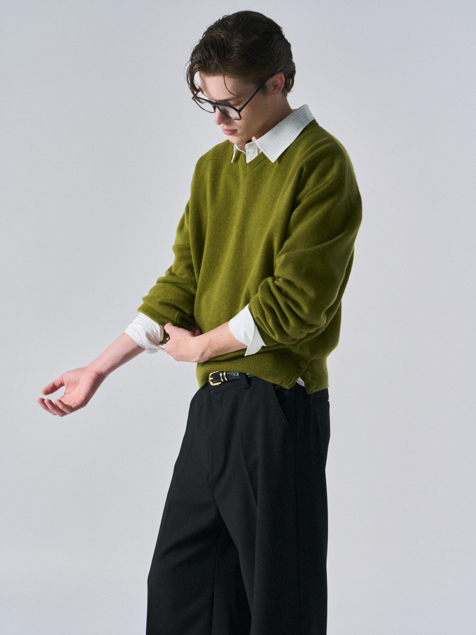 Frost paneled v-neck sweater clover