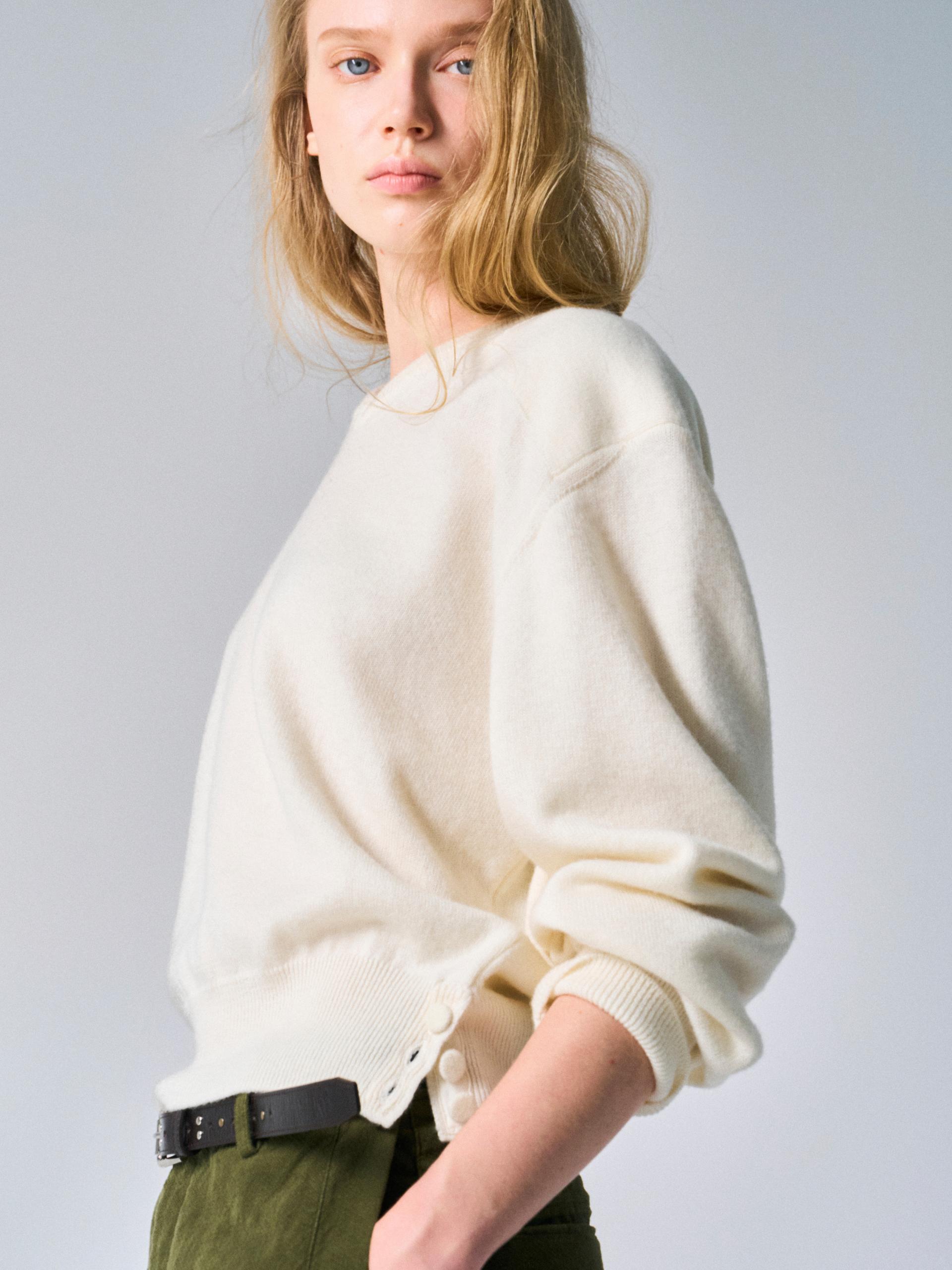 Frost paneled v-neck sweater cream