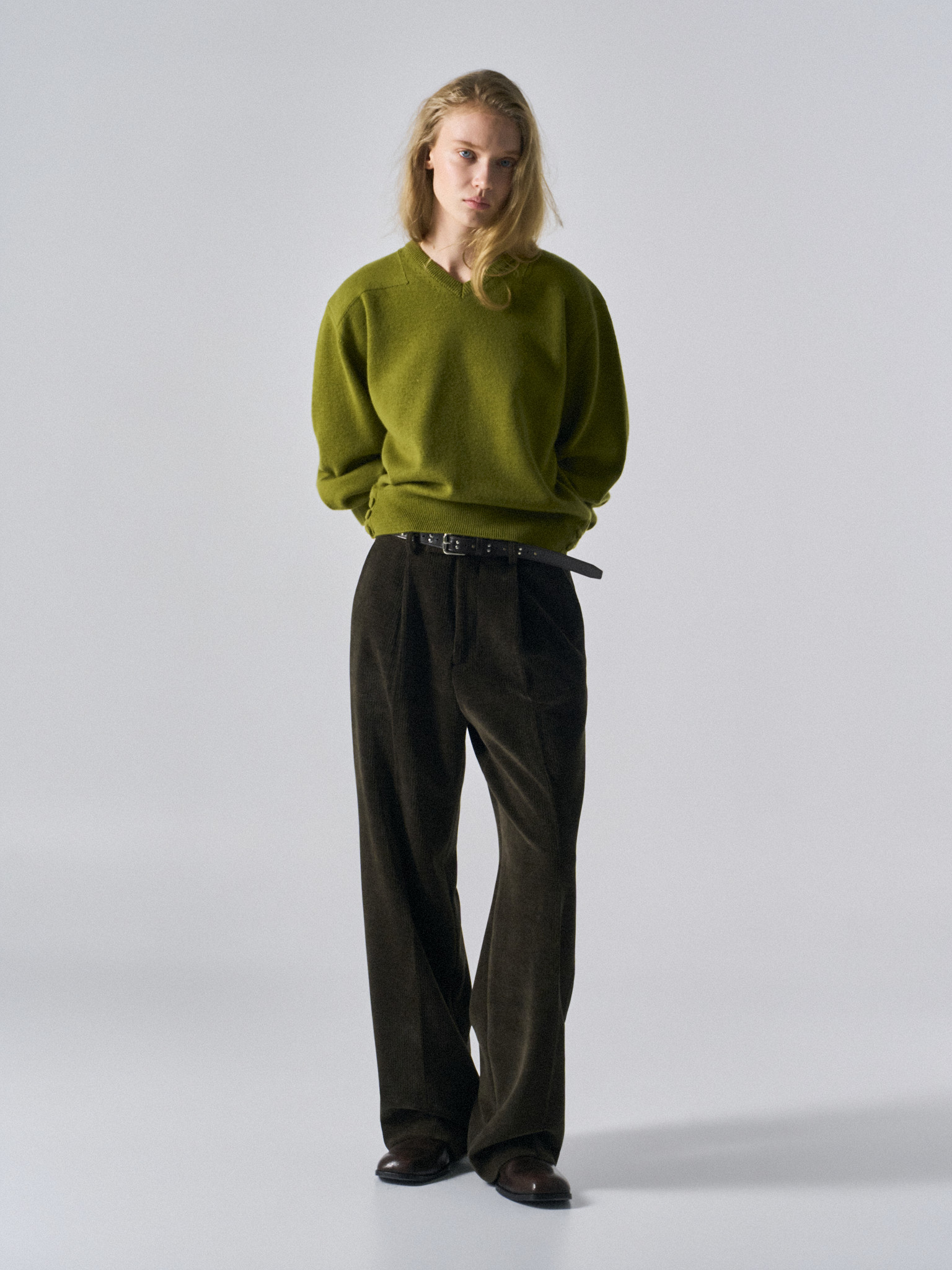 Frost paneled v-neck sweater clover