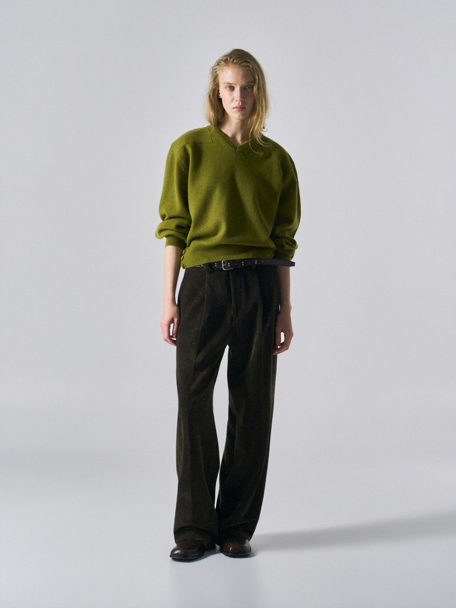 Frost paneled v-neck sweater clover