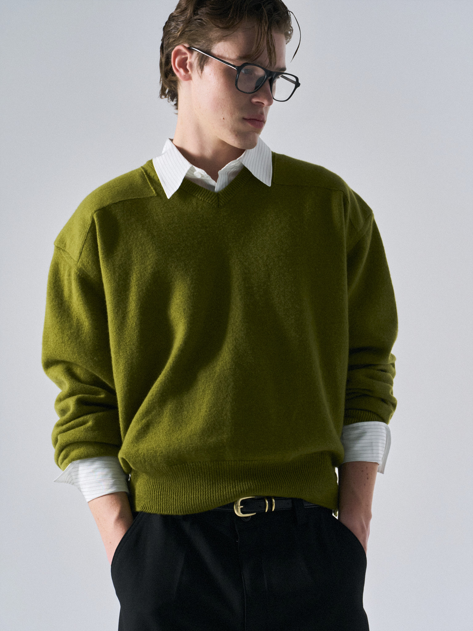 Frost paneled v-neck sweater clover