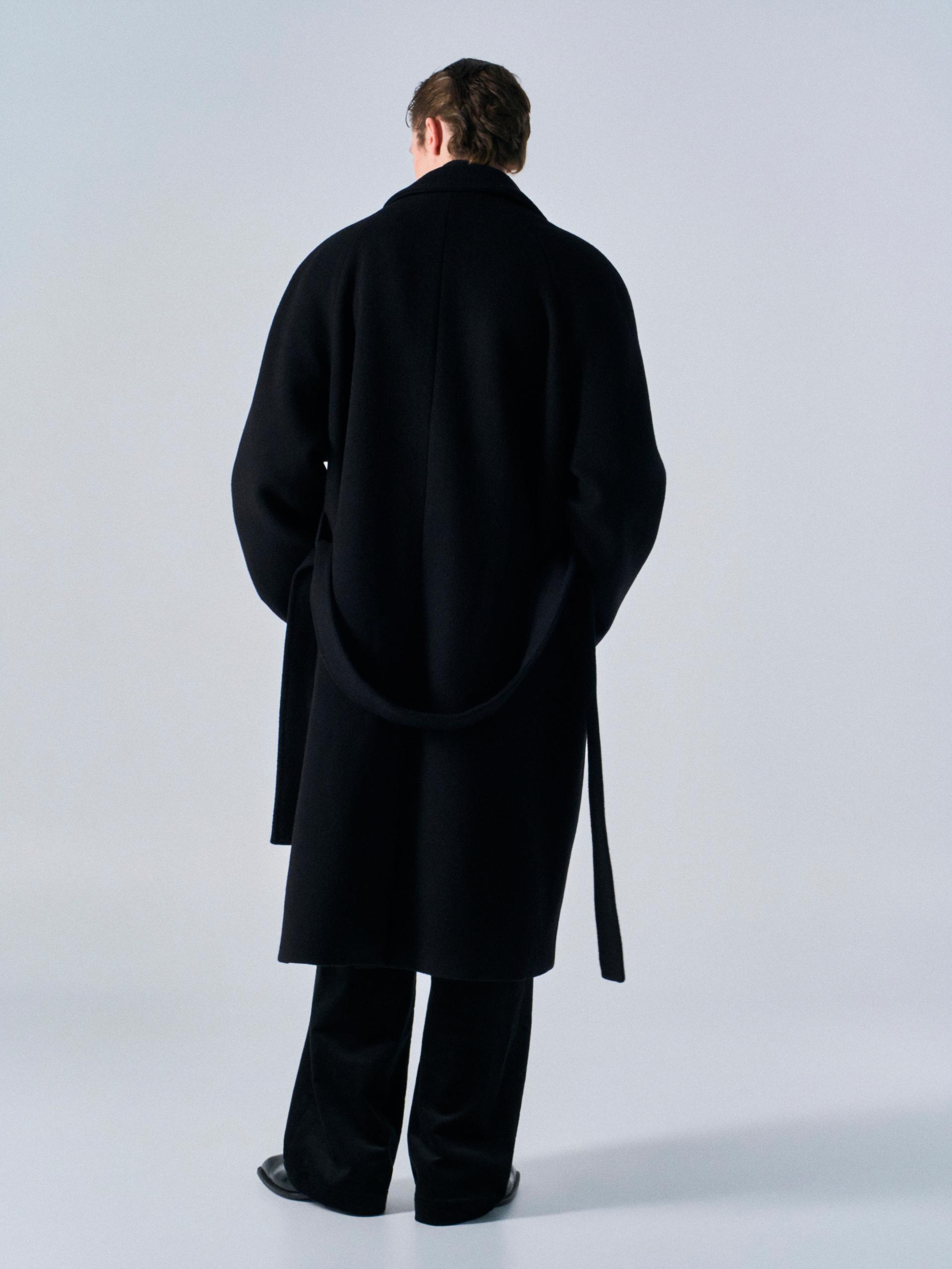 Lawton cashmere arch raglan coat black