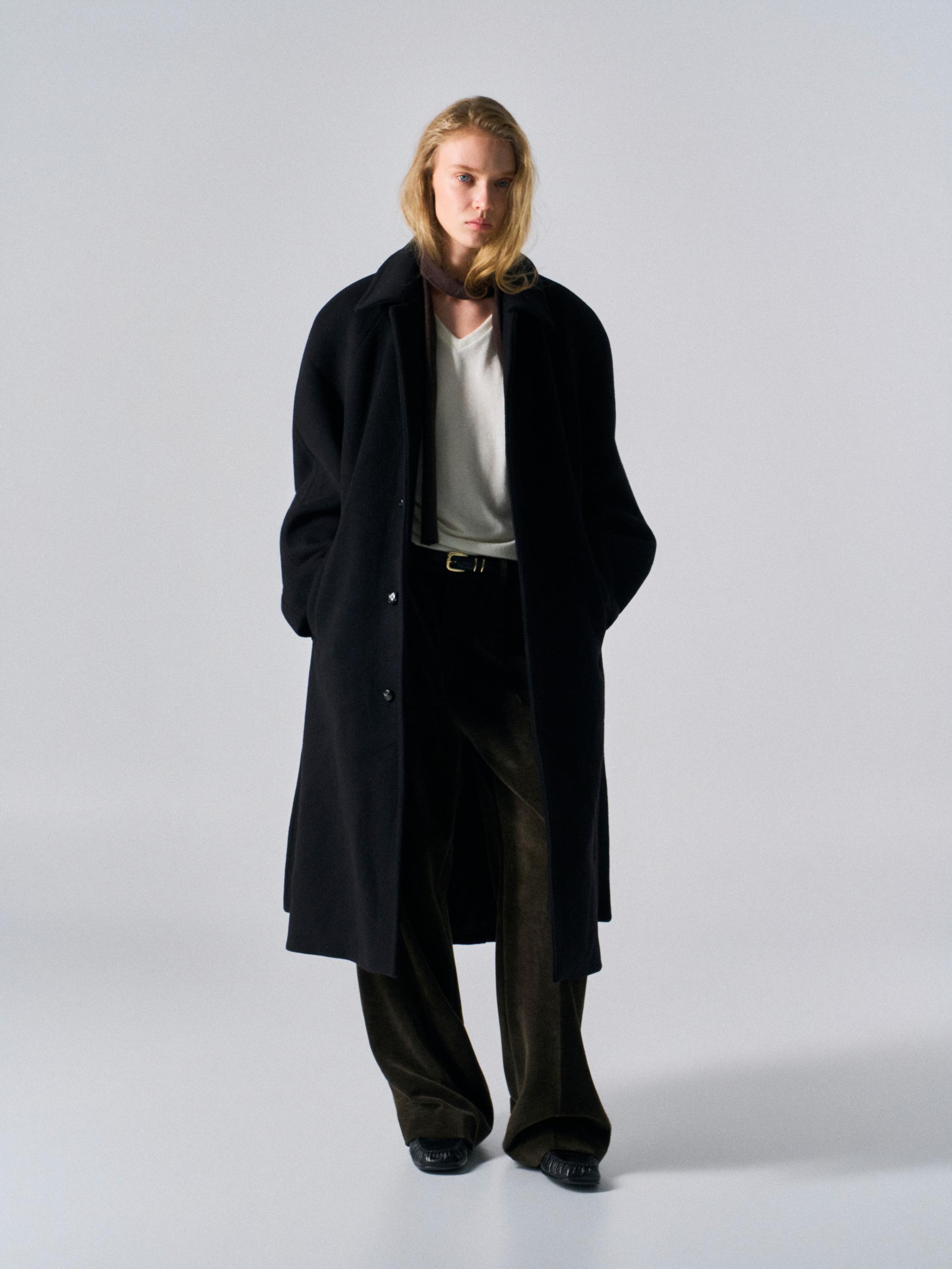 Lawton cashmere arch raglan coat black