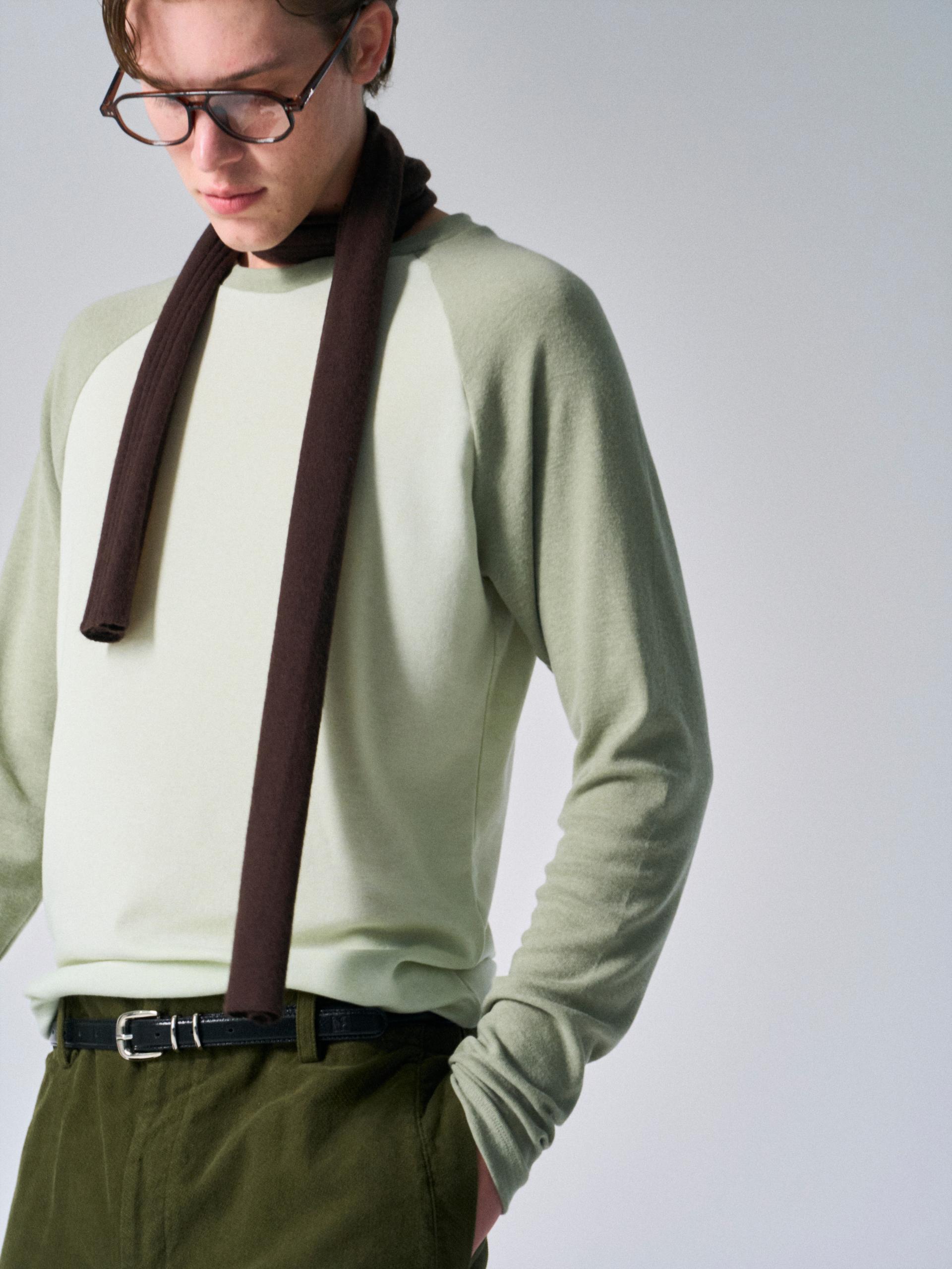 Tatum contrast raglan sprout