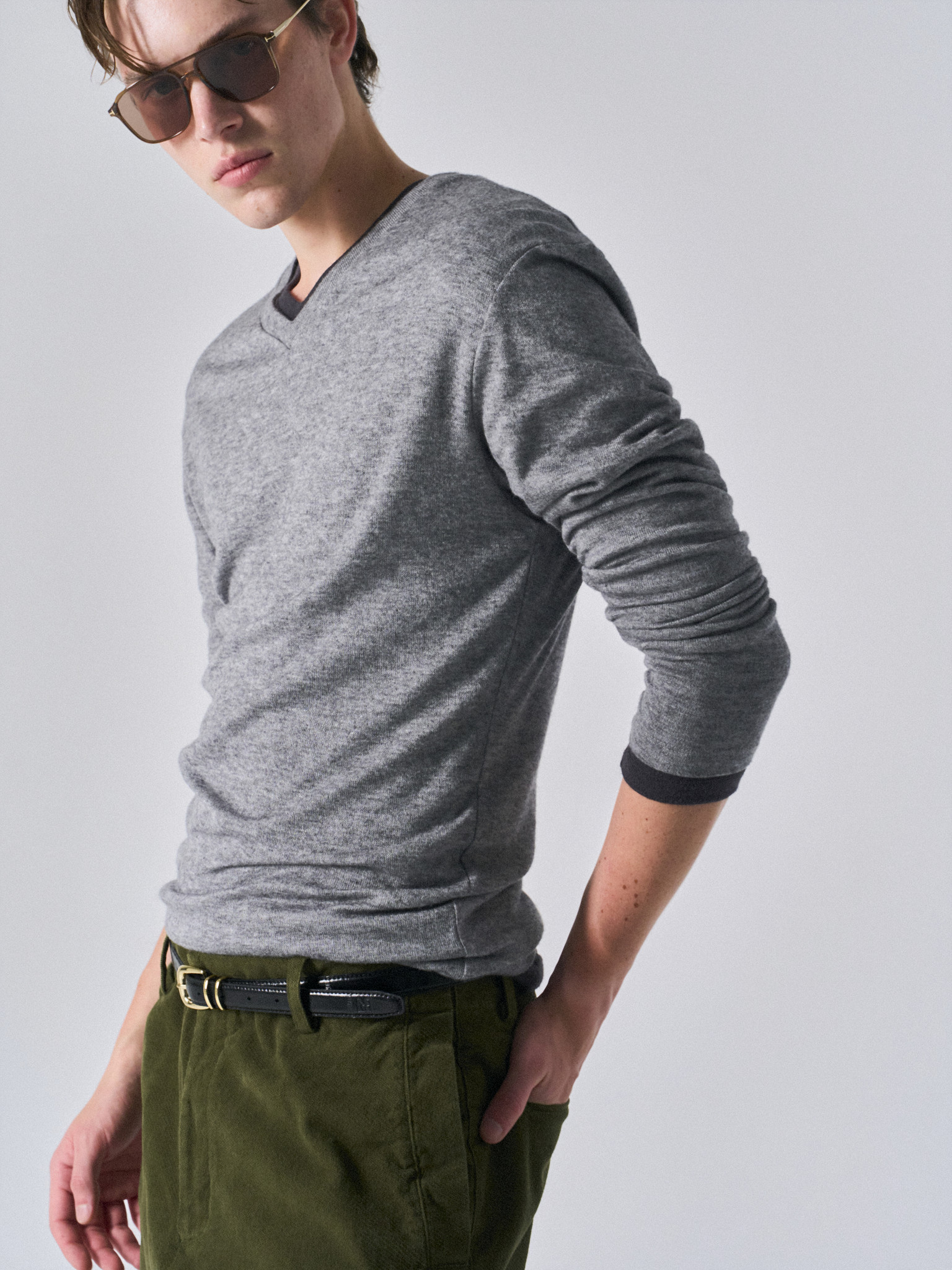 Freddie soft-touch slim v-neck melange grey