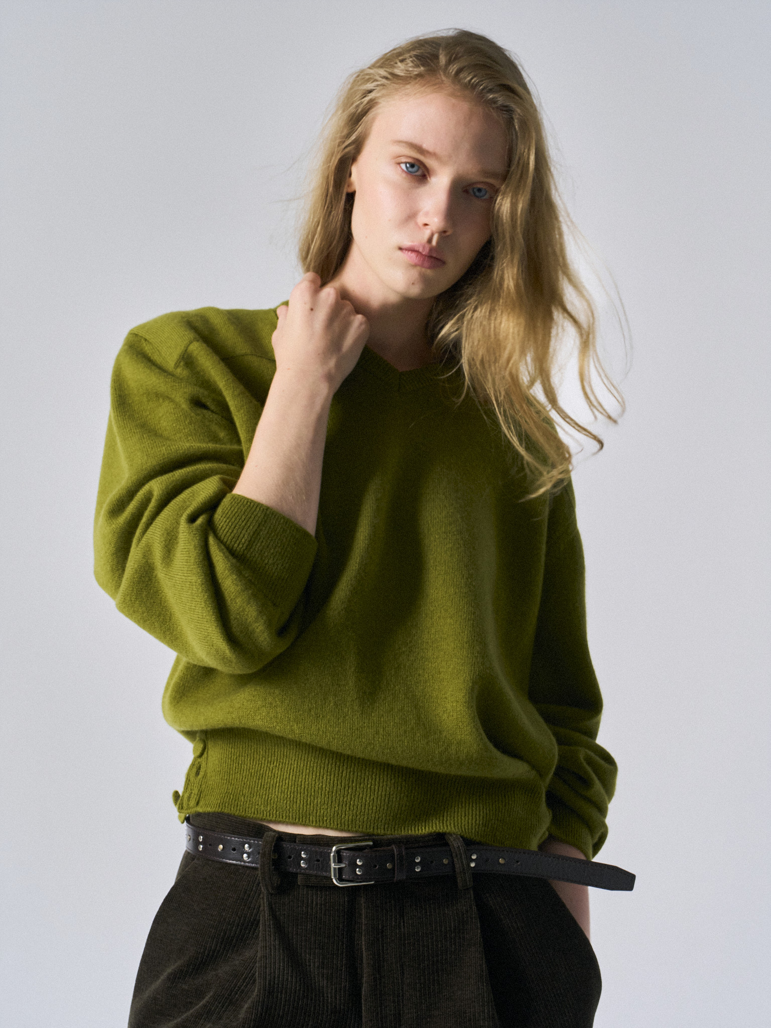 Frost paneled v-neck sweater clover