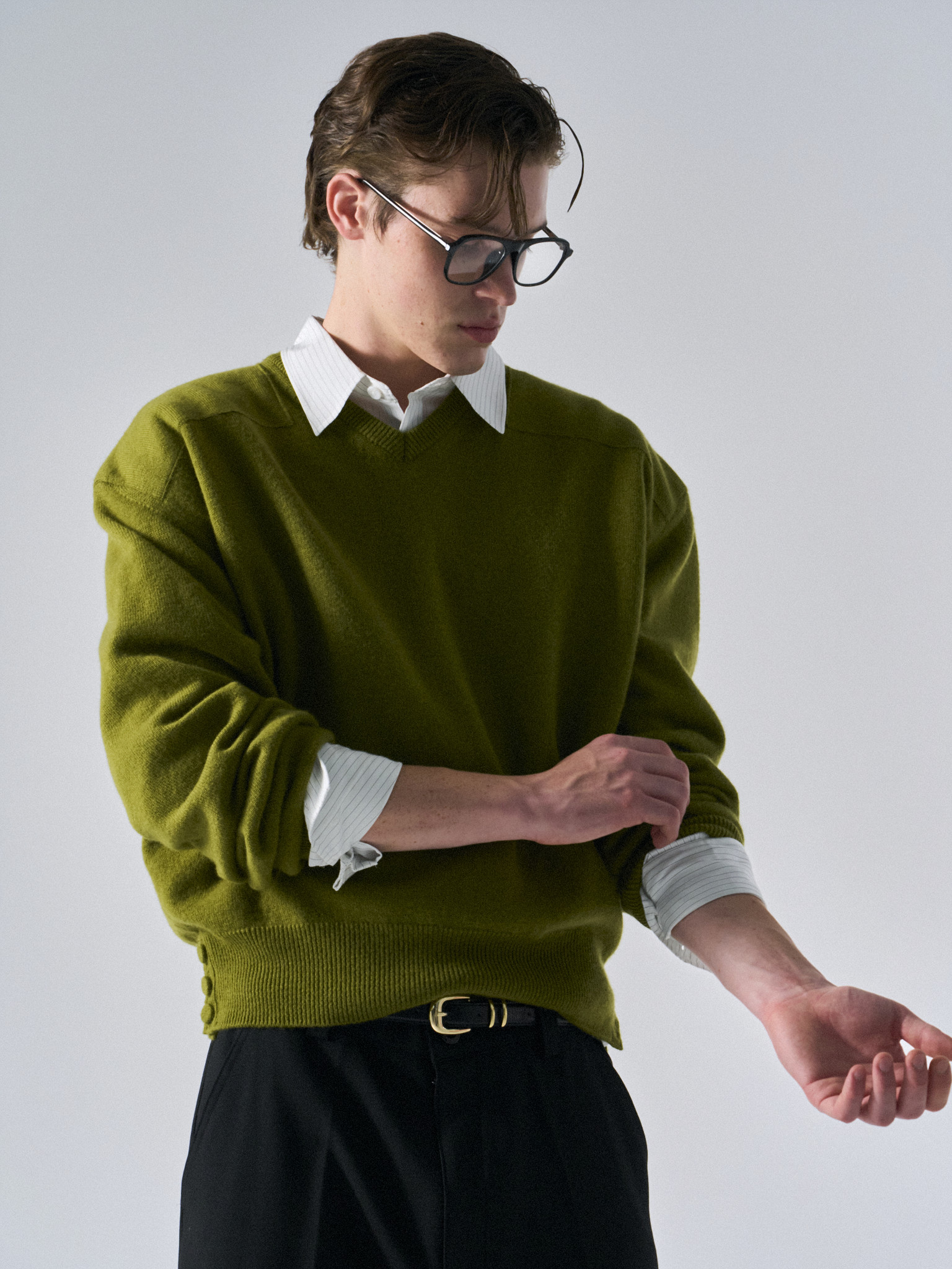 Frost paneled v-neck sweater clover