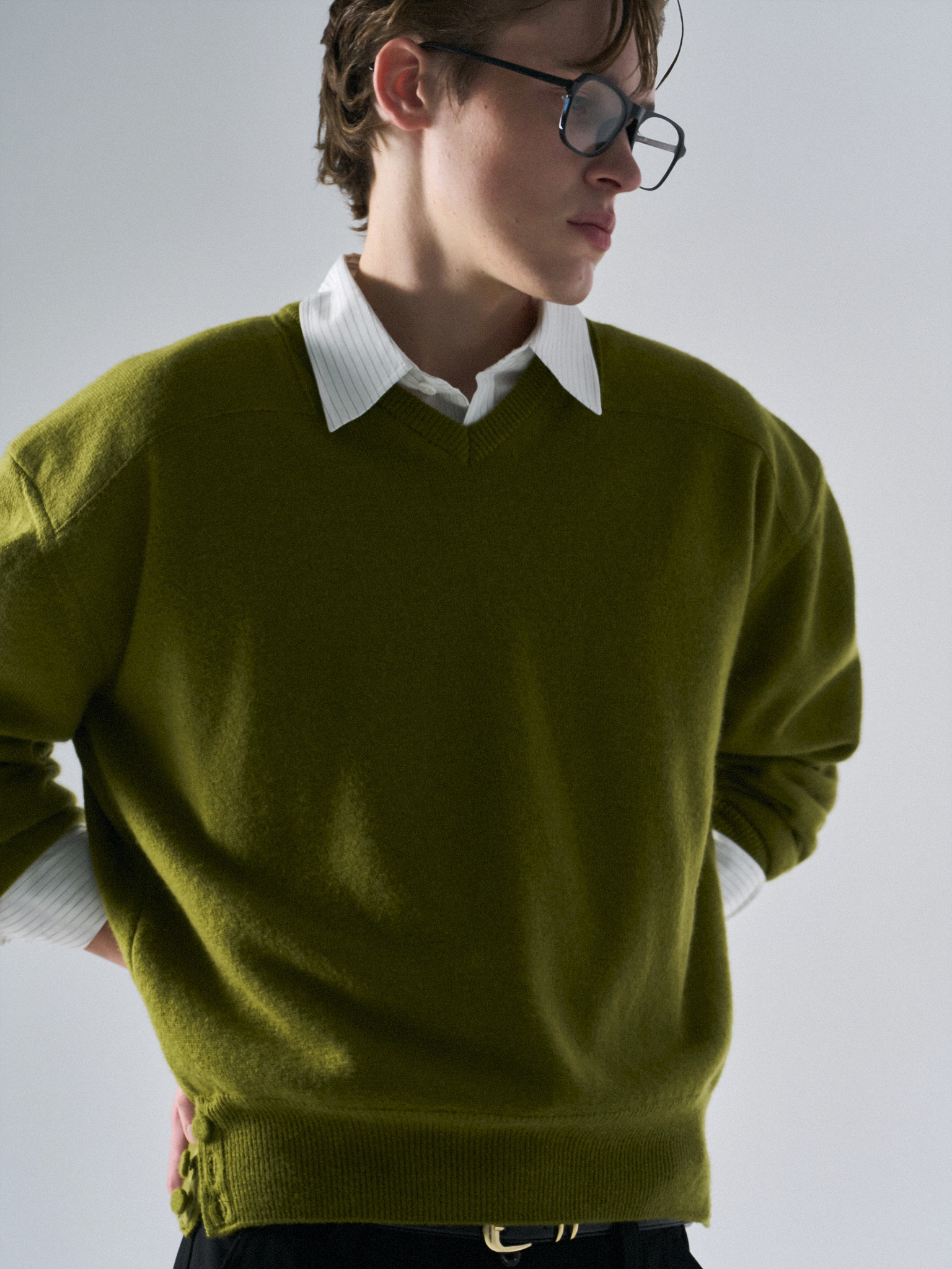 Frost paneled v-neck sweater clover