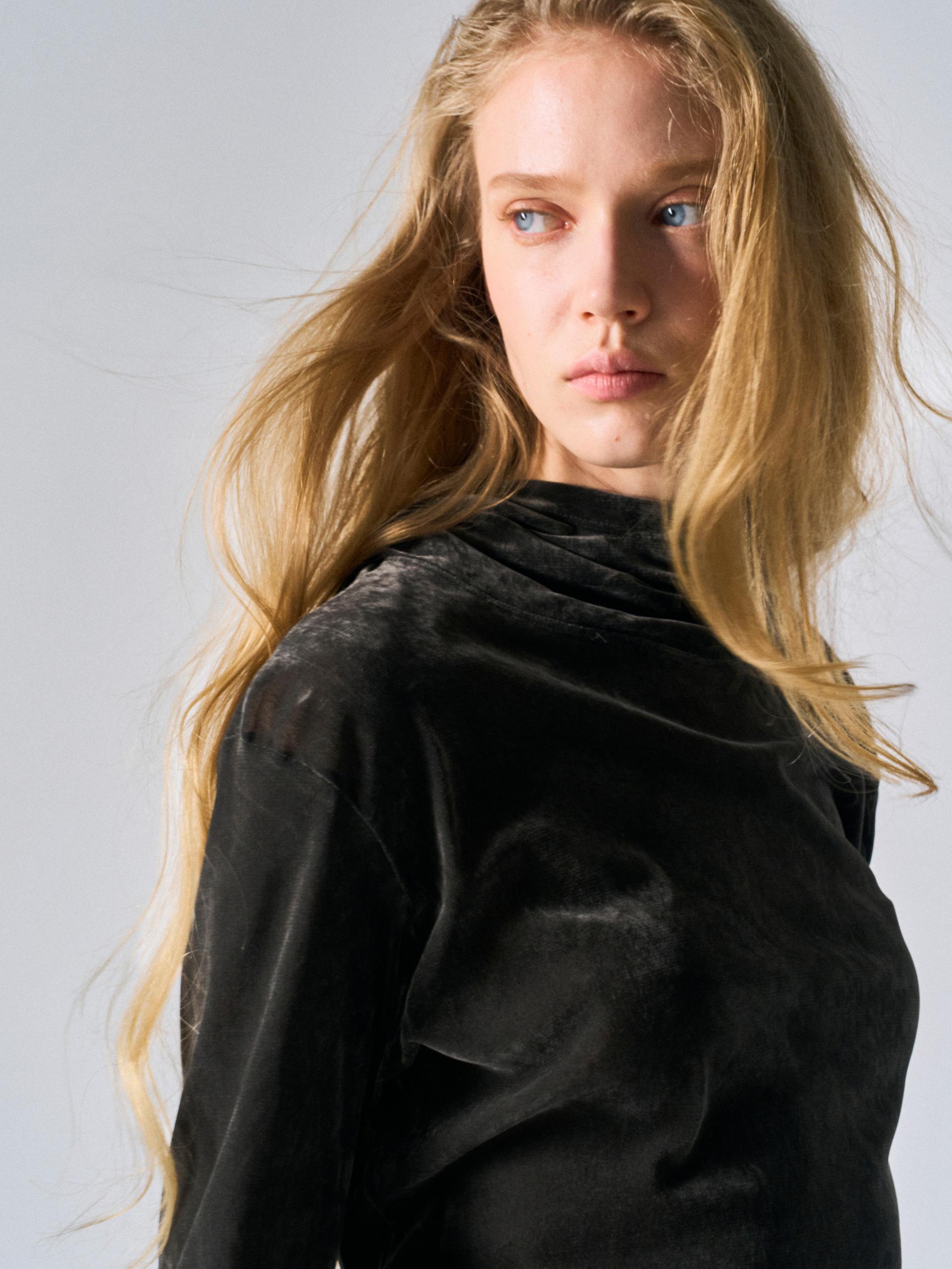Sian high-wrap hoodie dusk coal
