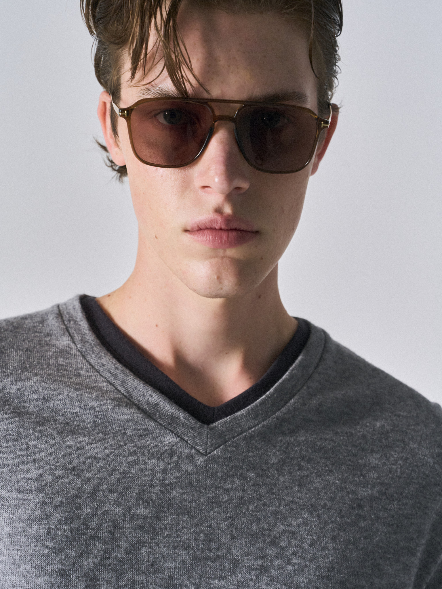 Freddie soft-touch slim v-neck melange grey