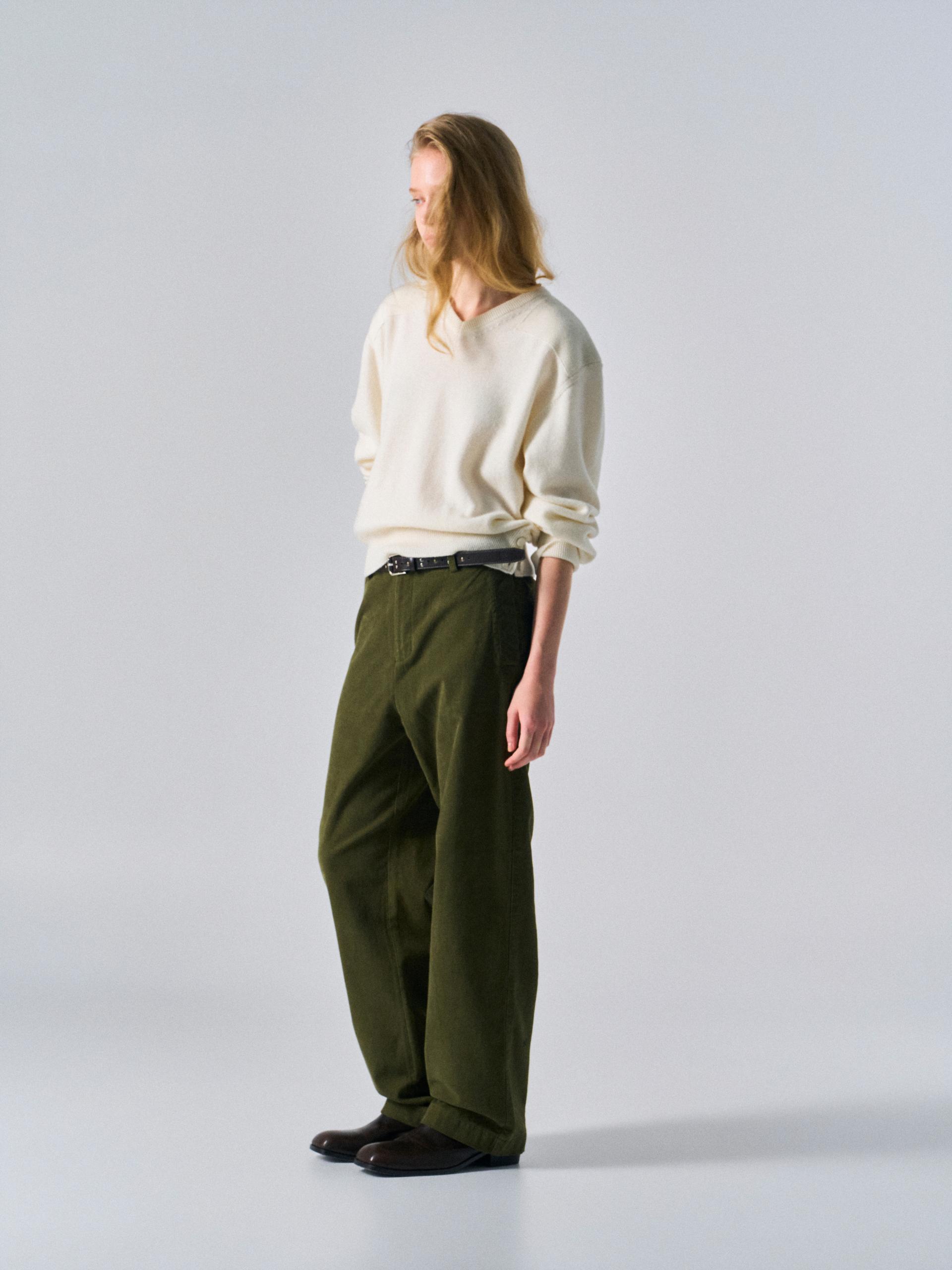 Frost paneled v-neck sweater cream