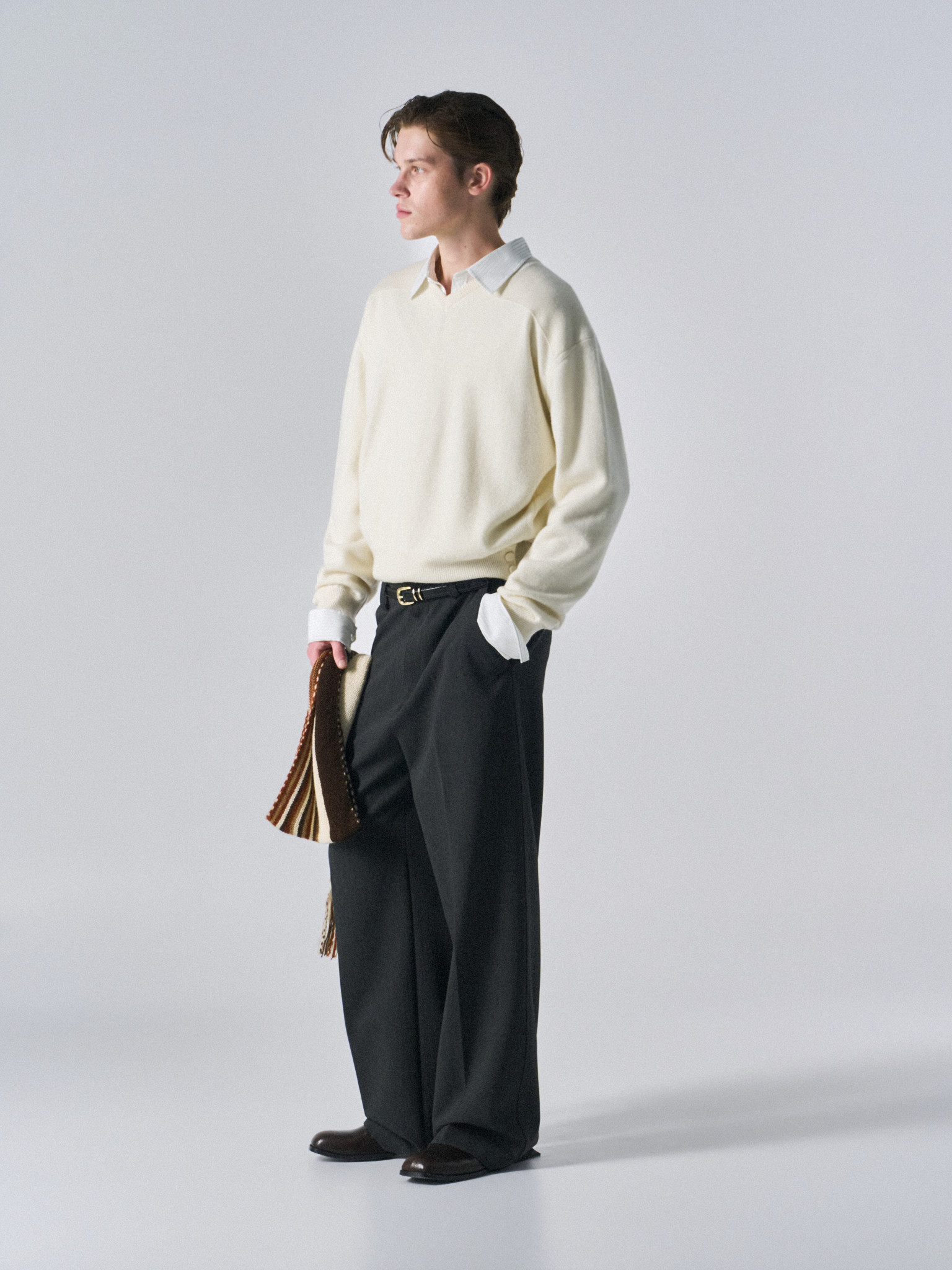 Frost paneled v-neck sweater cream