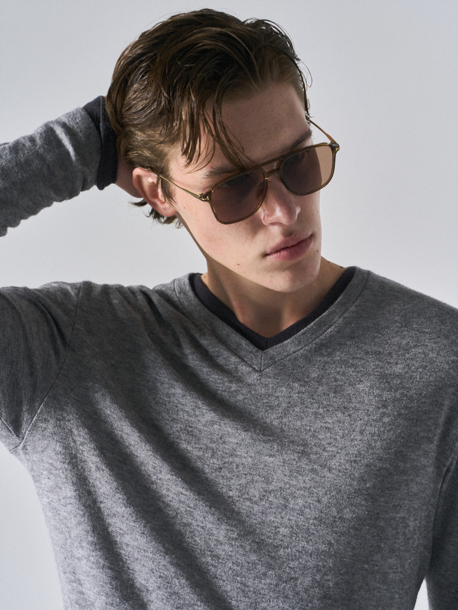 Freddie soft-touch slim v-neck melange grey