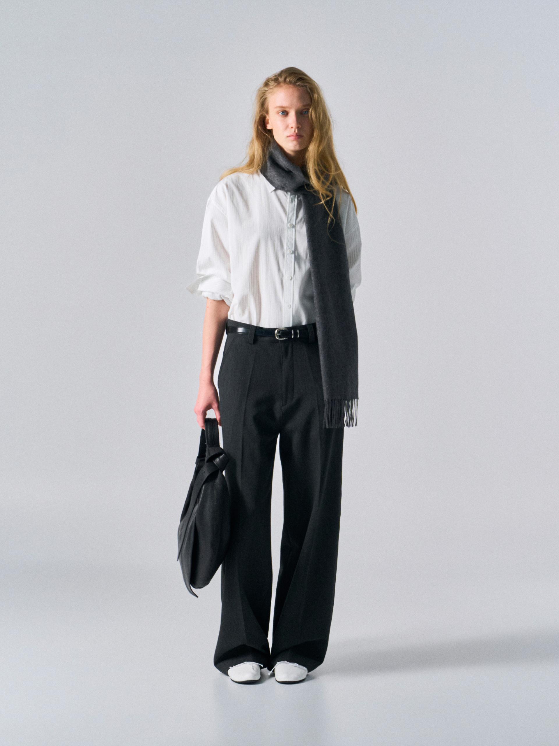 Kent turnback cuff shirt pin black