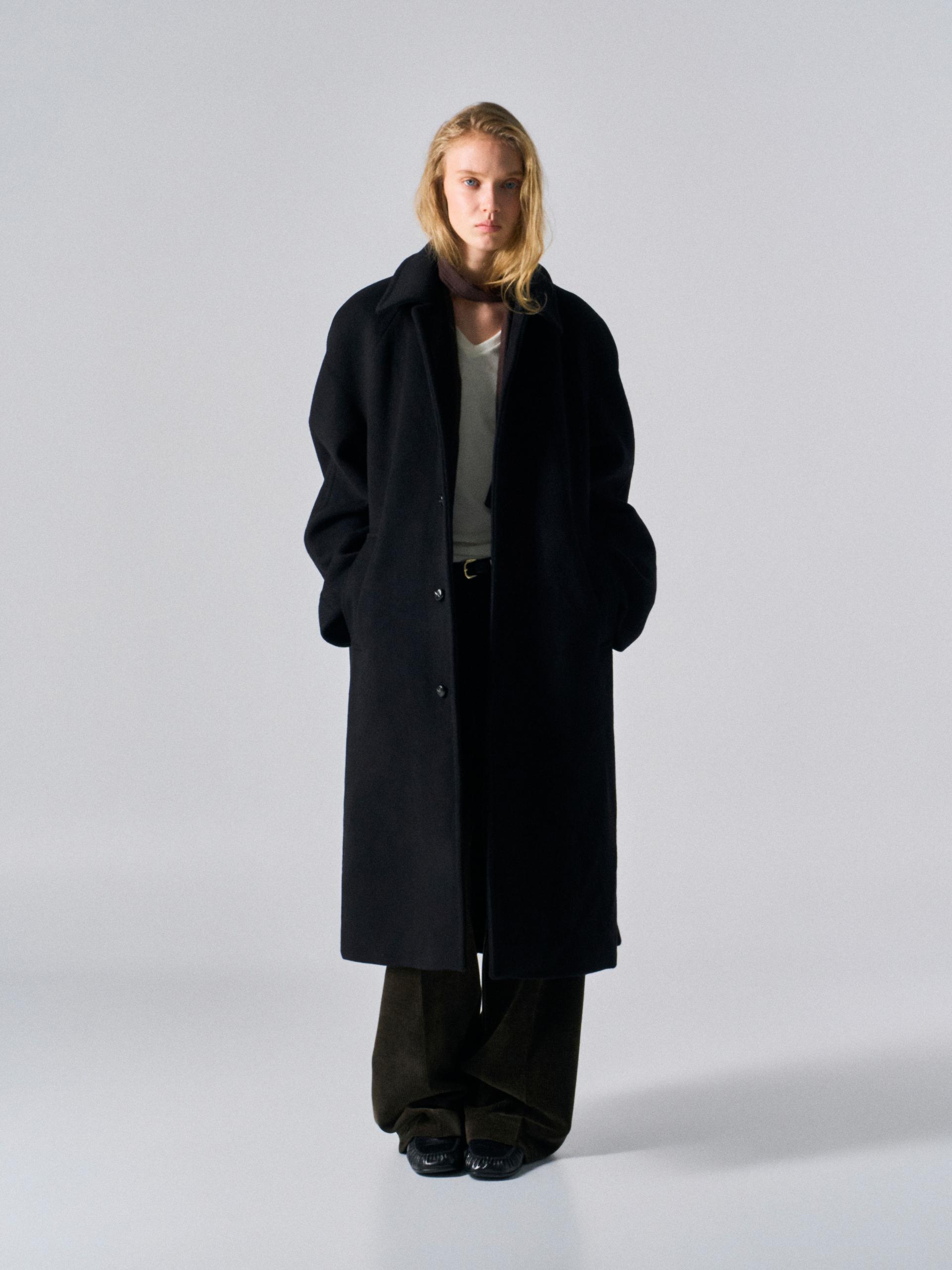 Lawton cashmere arch raglan coat black