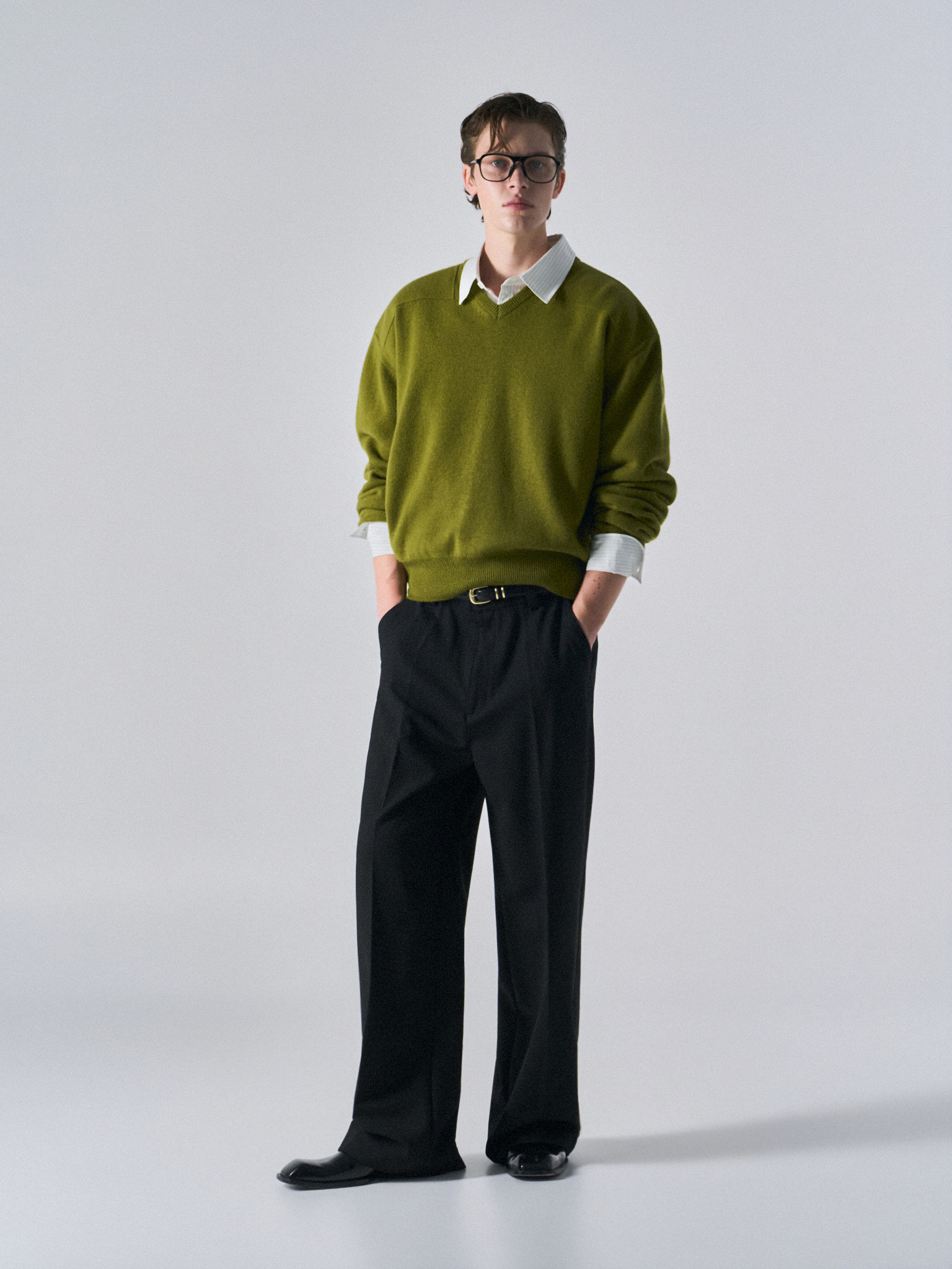 Frost paneled v-neck sweater clover