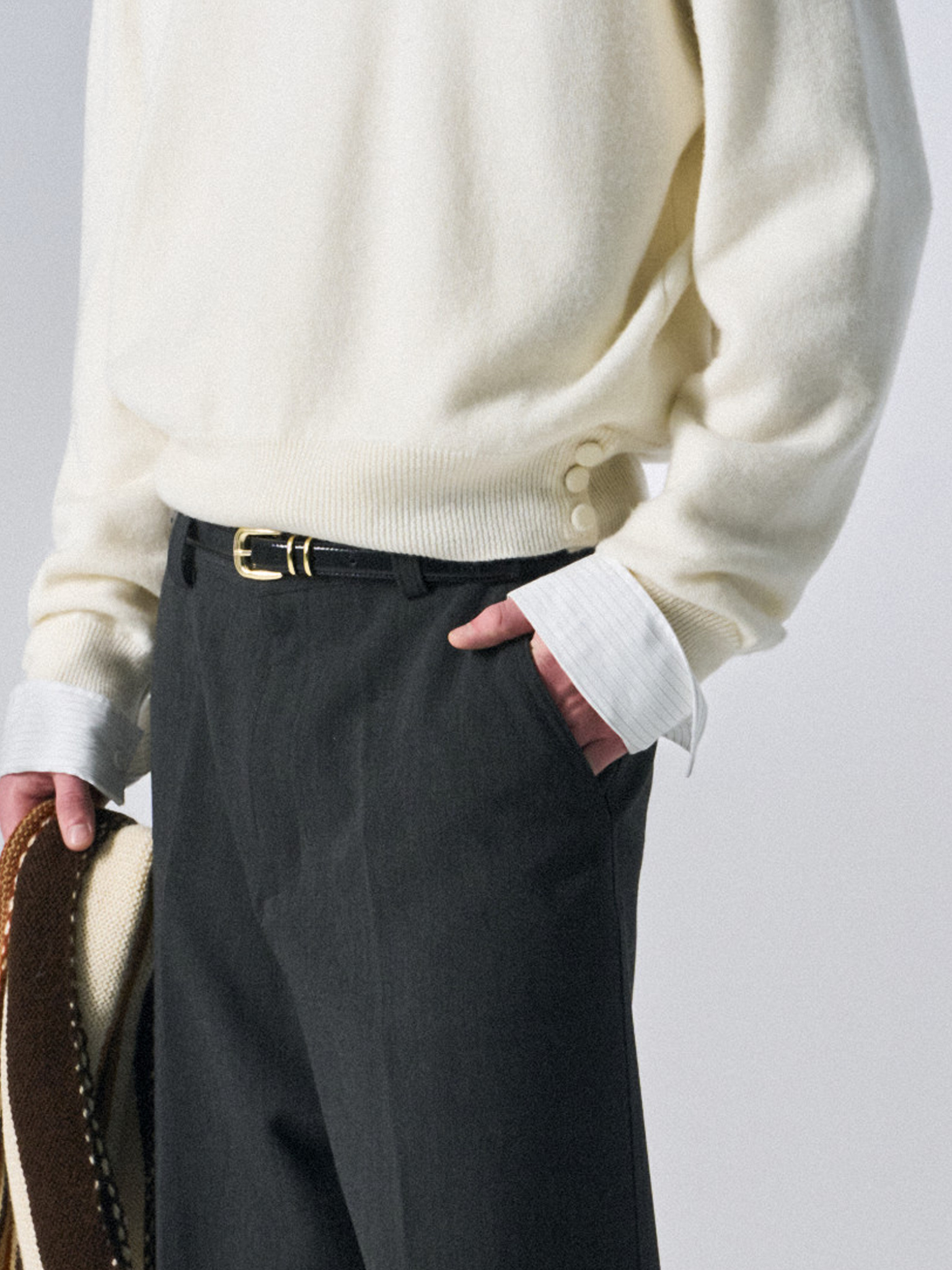 Frost paneled v-neck sweater cream