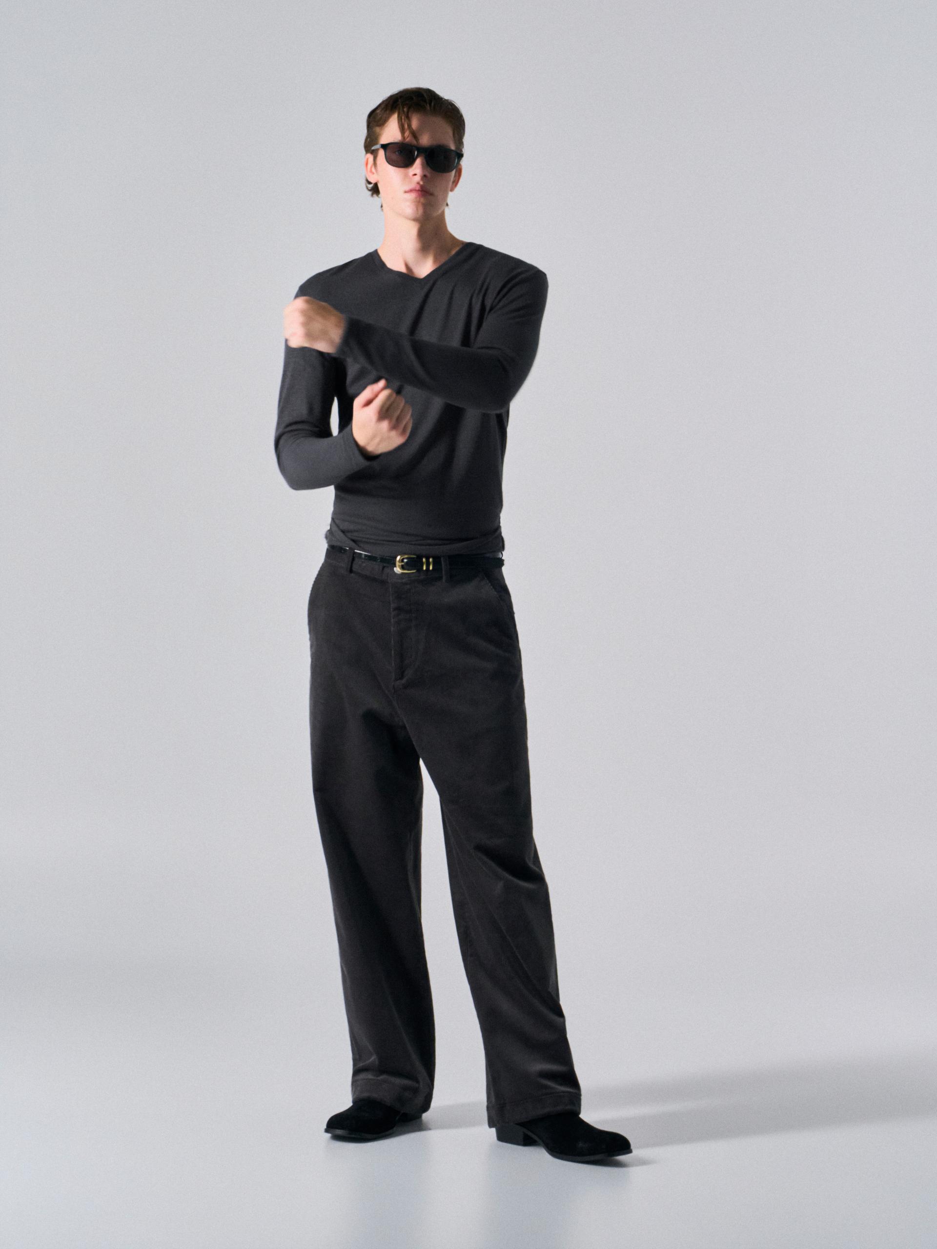 Freddie soft-touch slim v-neck coal