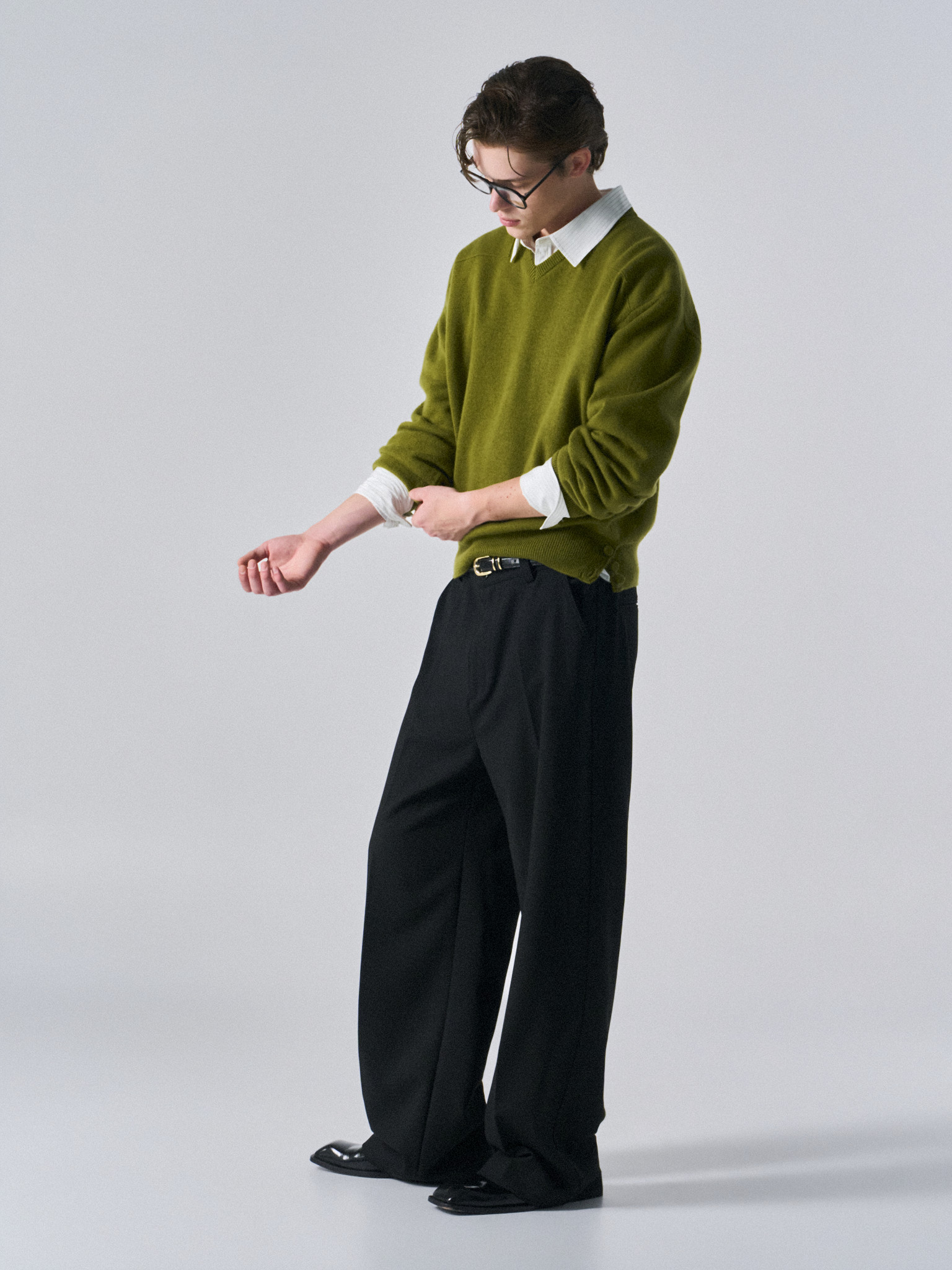 Frost paneled v-neck sweater clover