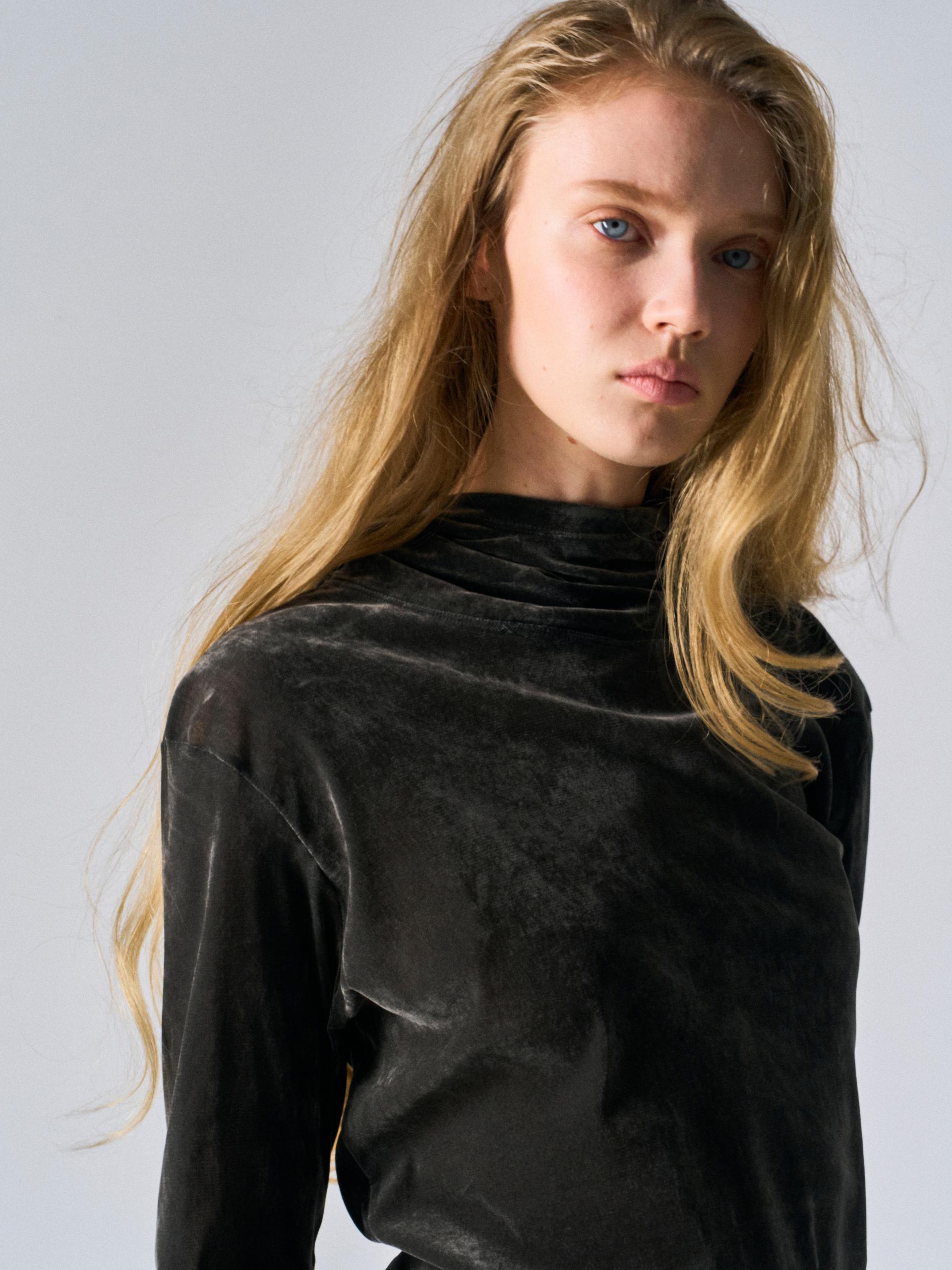 Sian high-wrap hoodie dusk coal