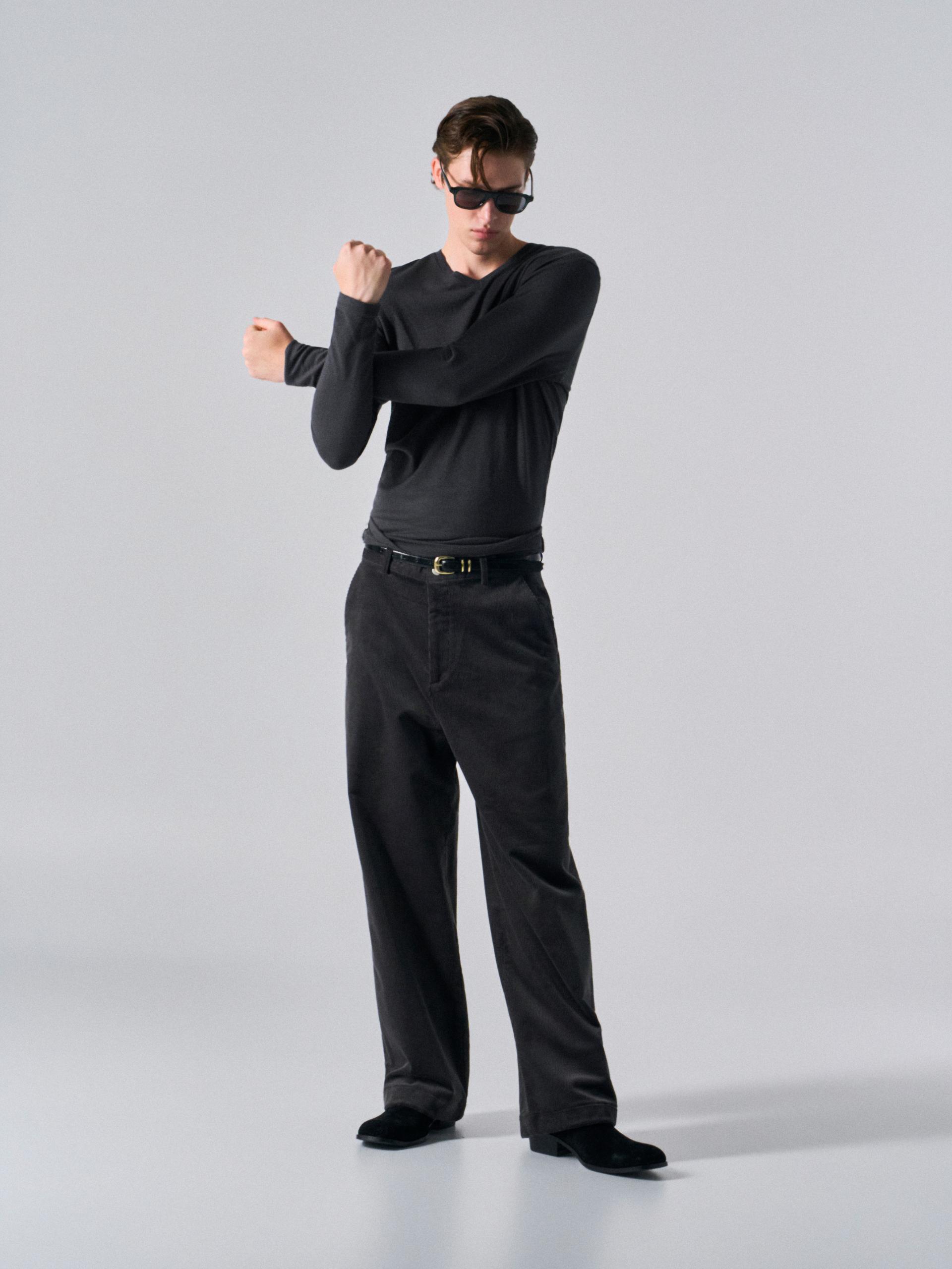 Freddie soft-touch slim v-neck coal