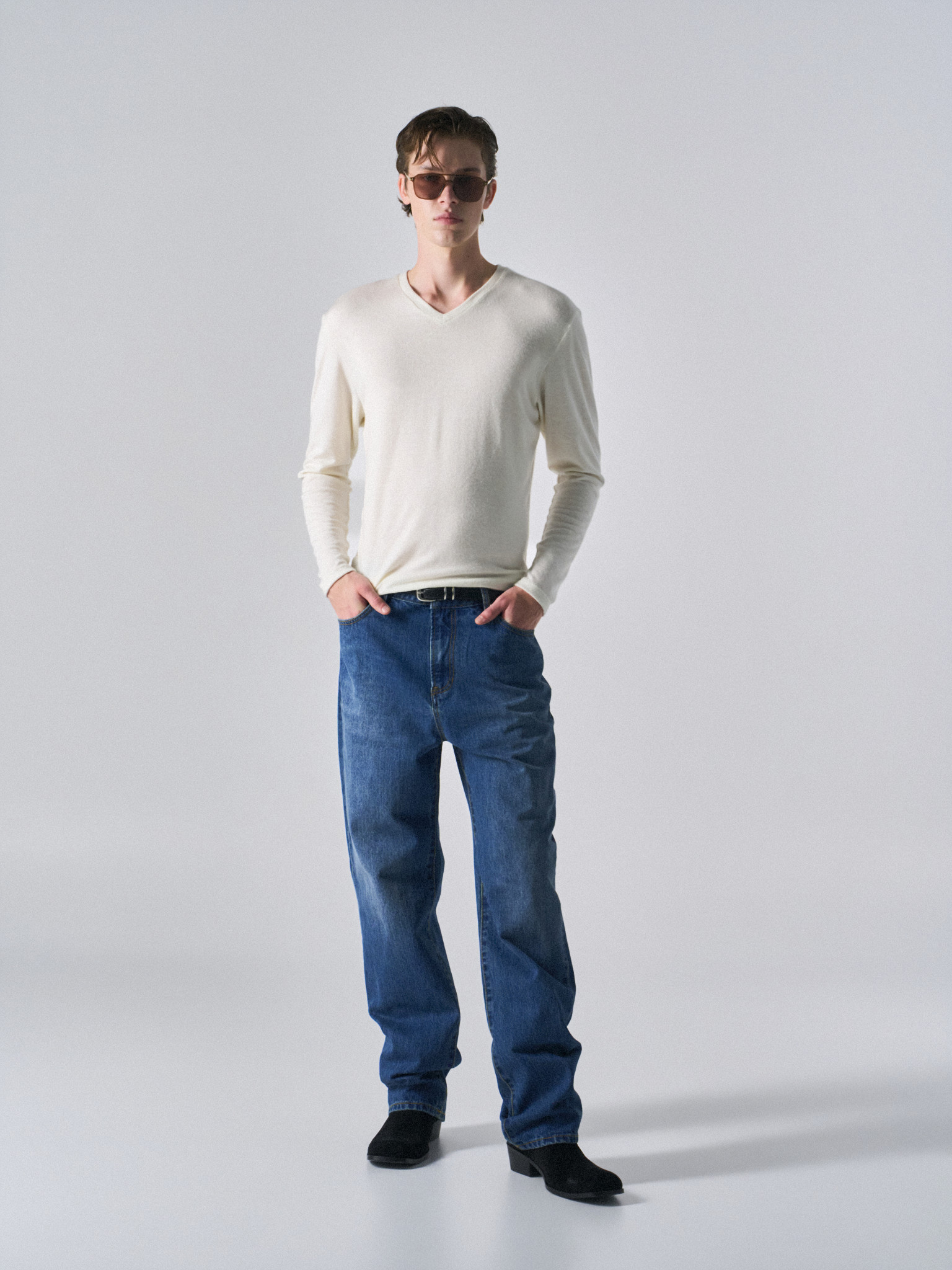 Freddie soft-touch slim v-neck ivory