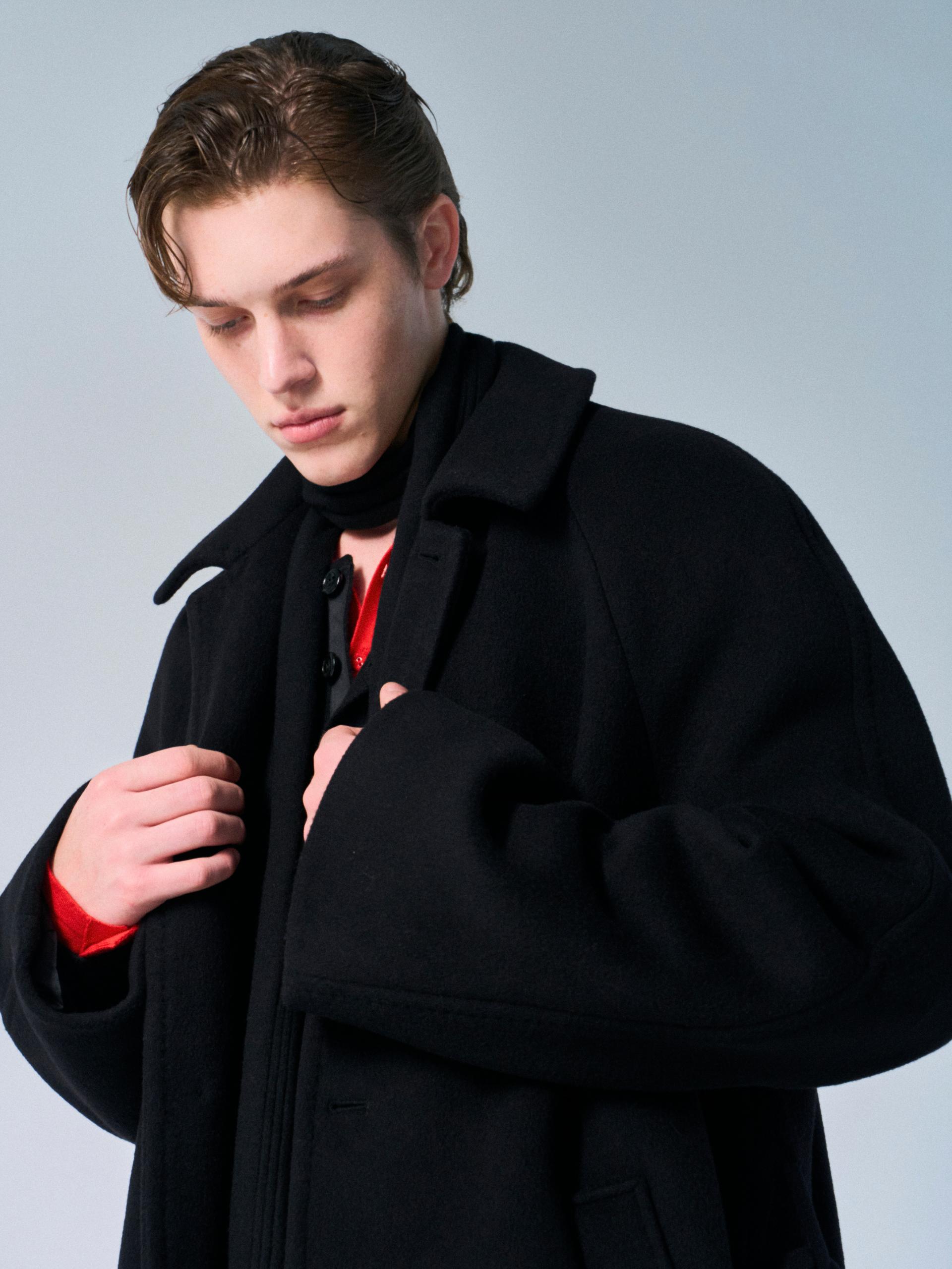 Lawton cashmere arch raglan coat black