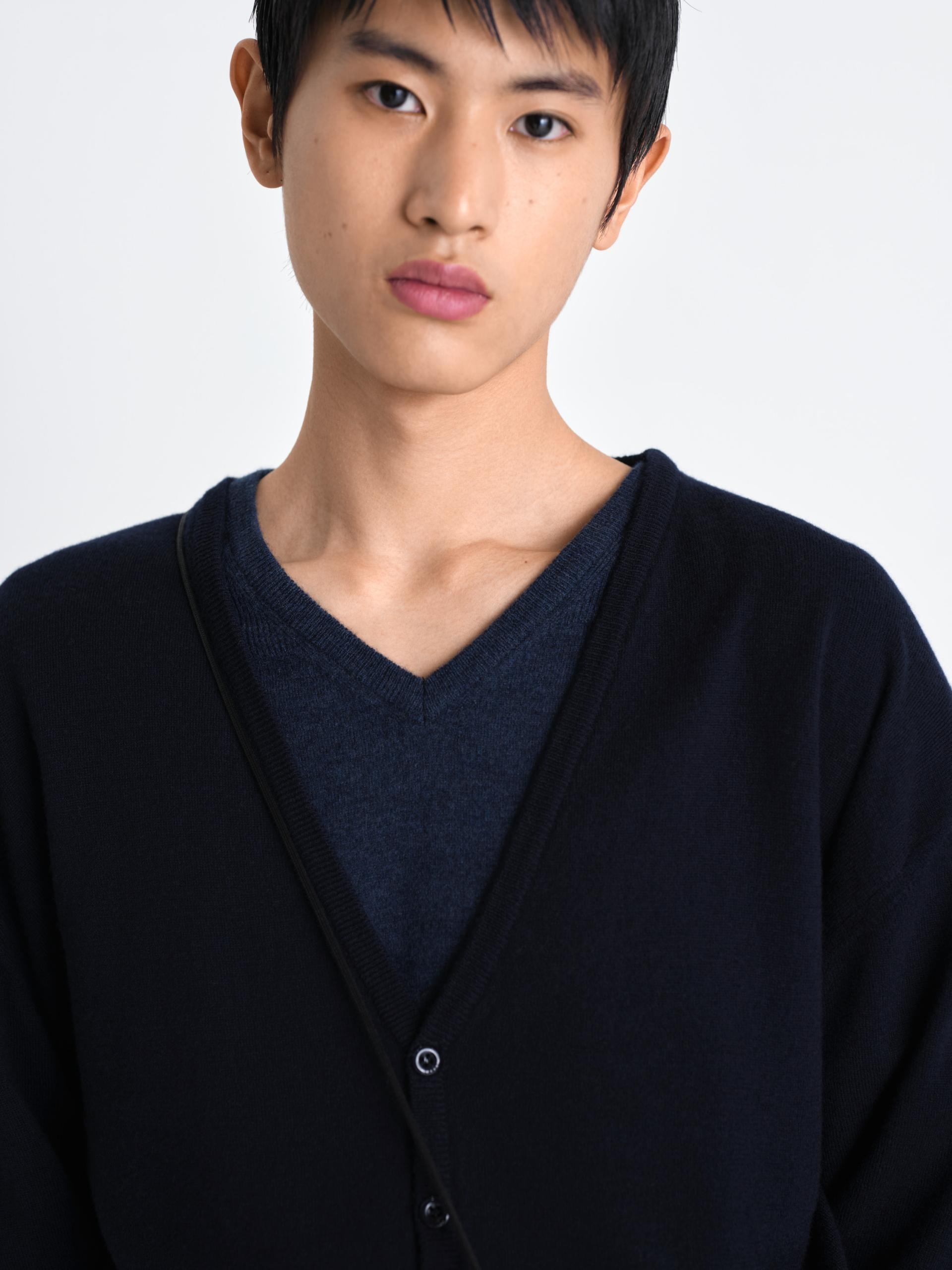 Hiora merino air wool cardigan dark navy