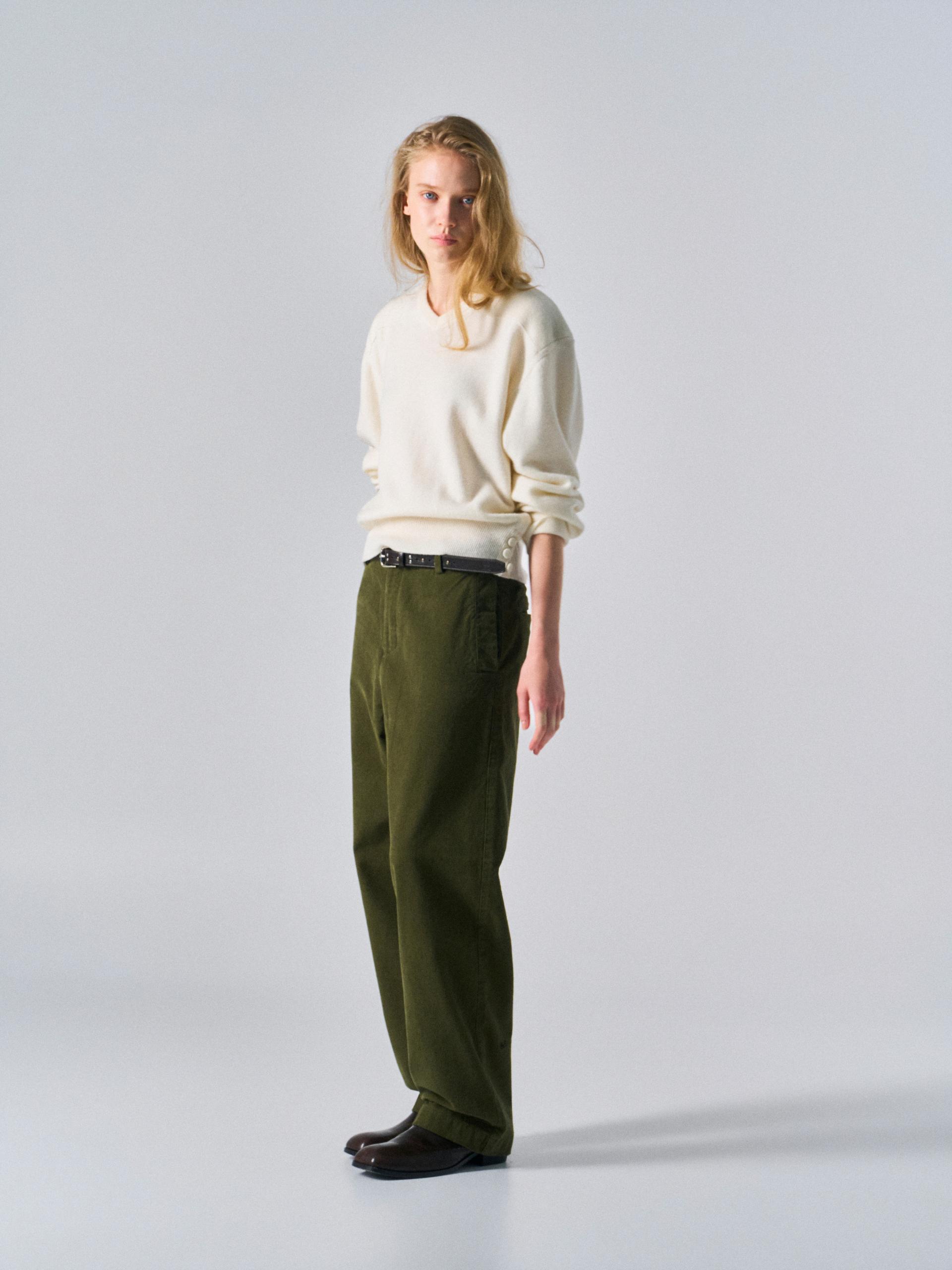 Frost paneled v-neck sweater cream