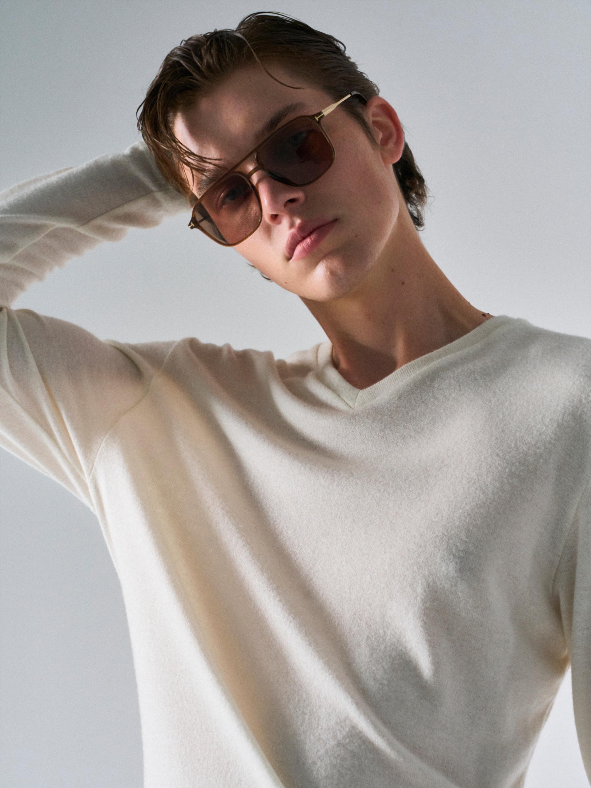 Freddie soft-touch slim v-neck ivory