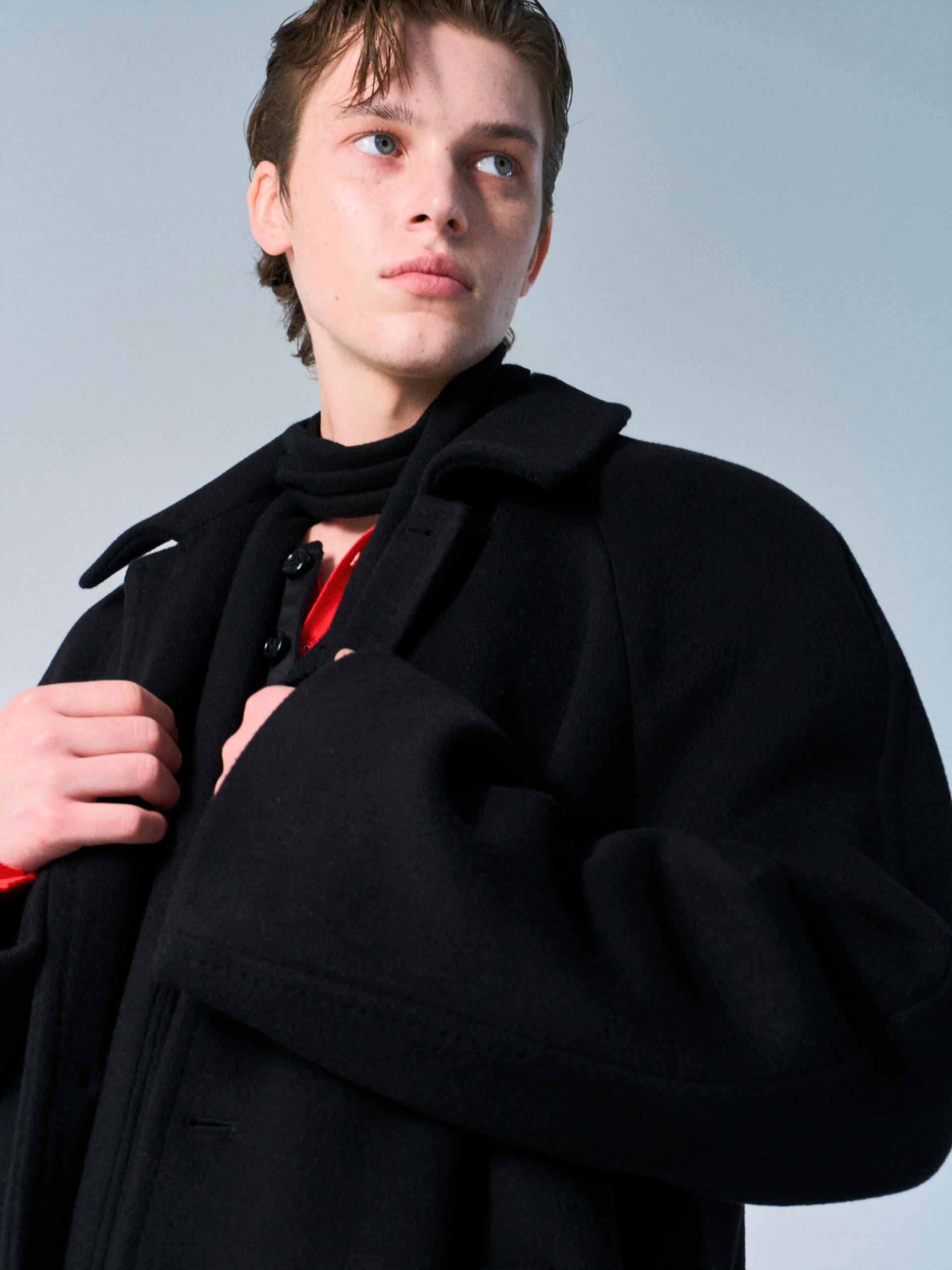 Lawton cashmere arch raglan coat black