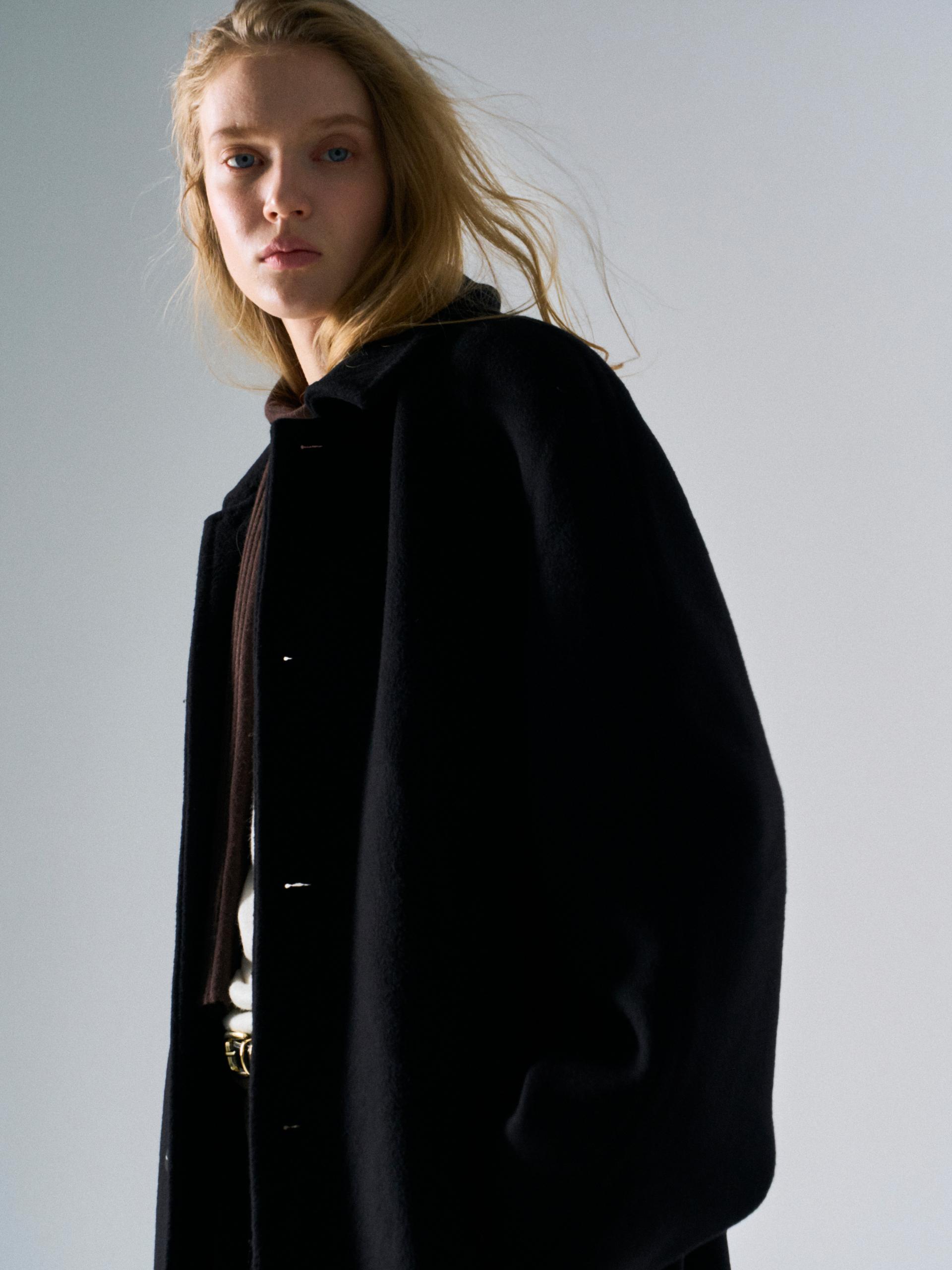 Lawton cashmere arch raglan coat black