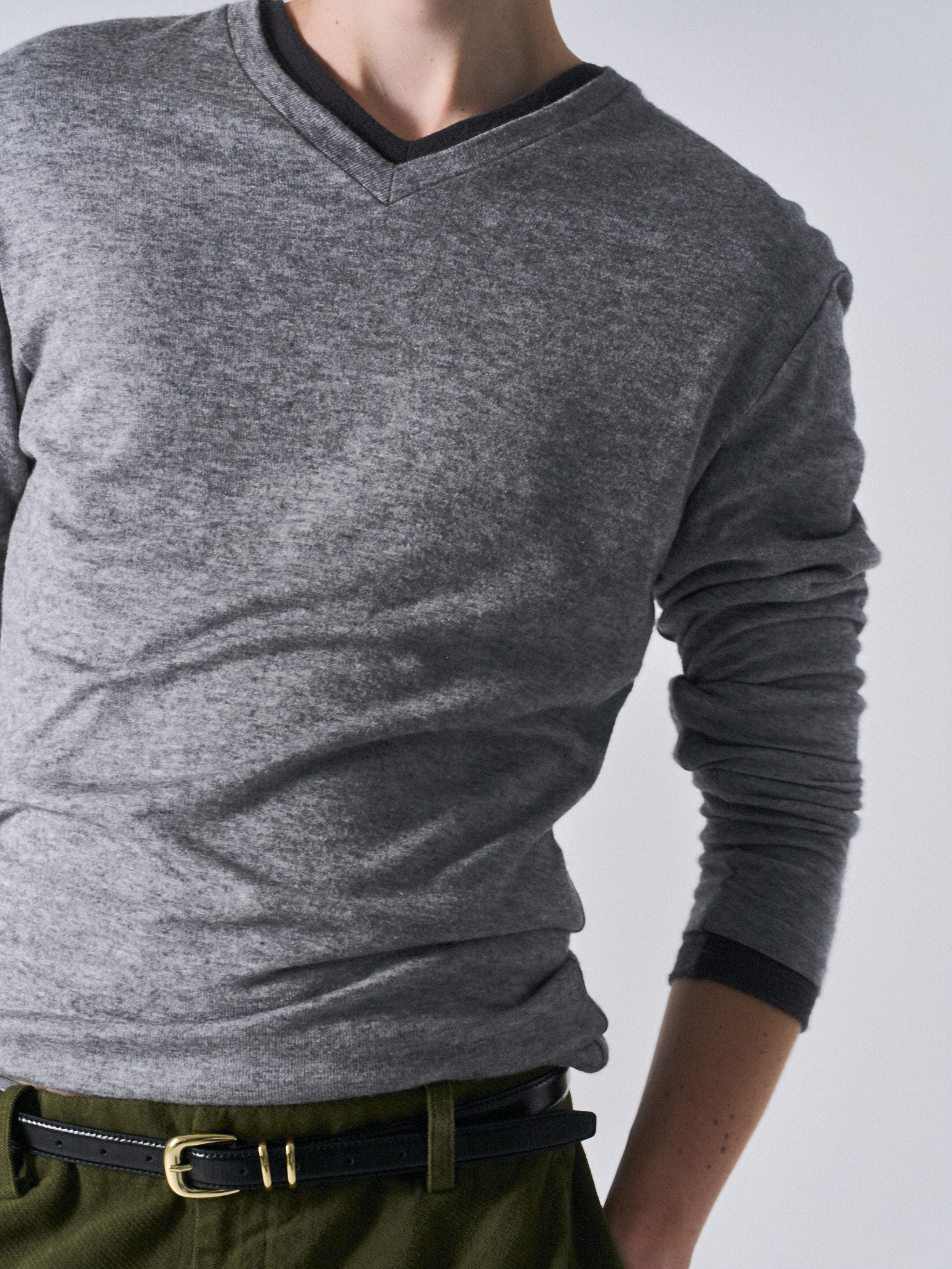Freddie soft-touch slim v-neck melange grey