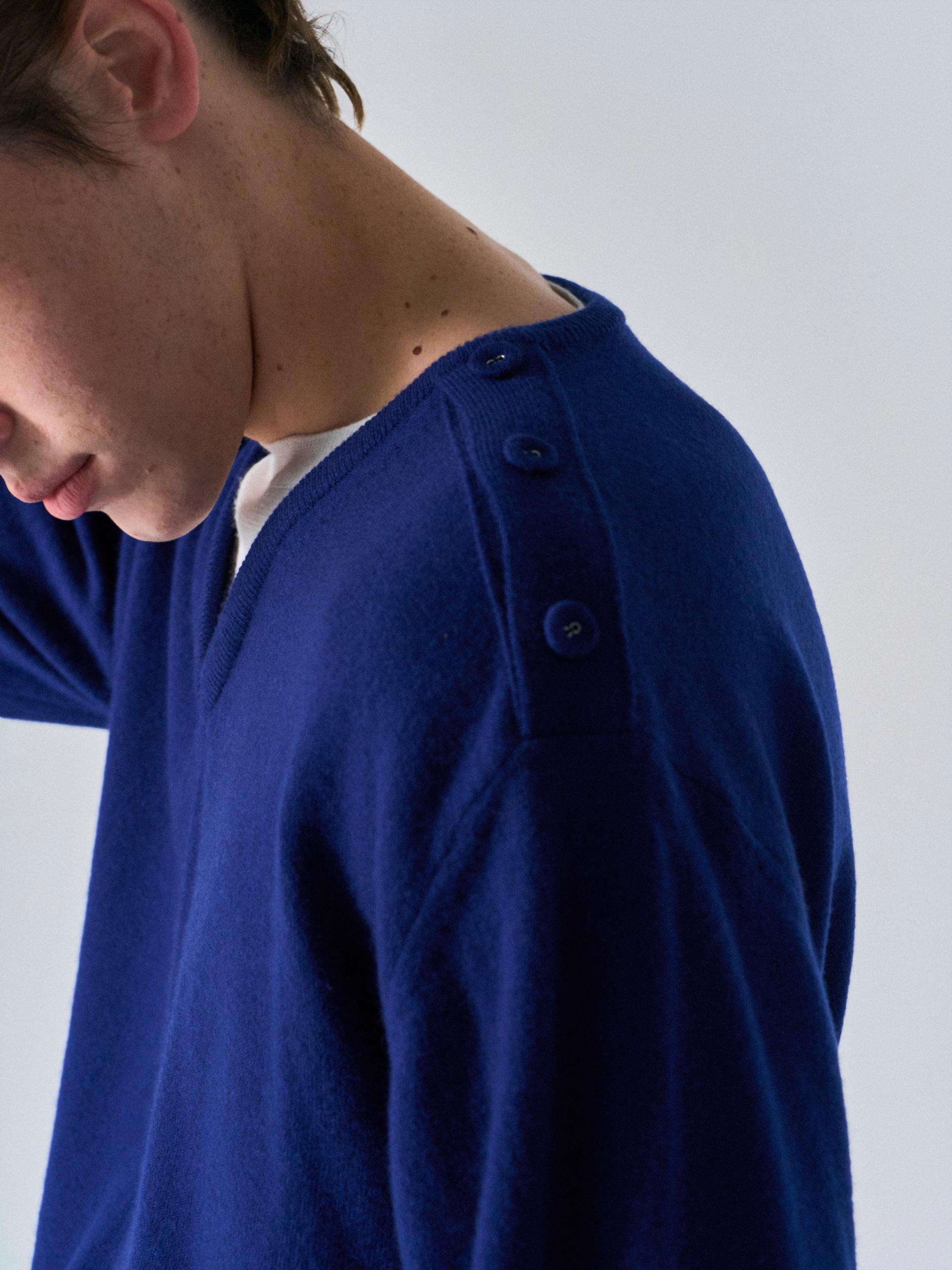 Towns layered v-neck sweater blue
