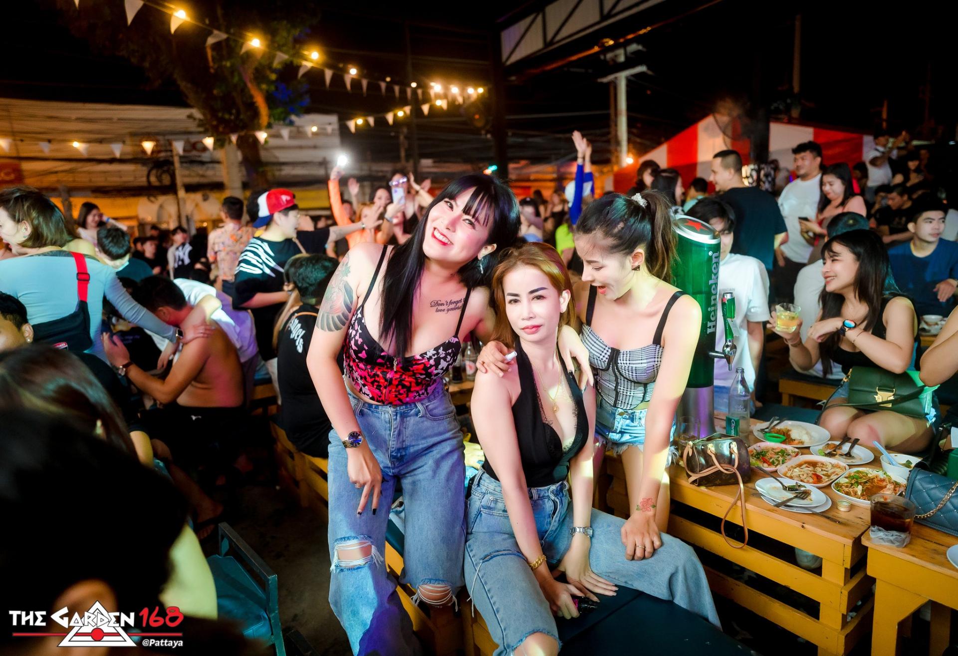 725d417a9807b.jpg